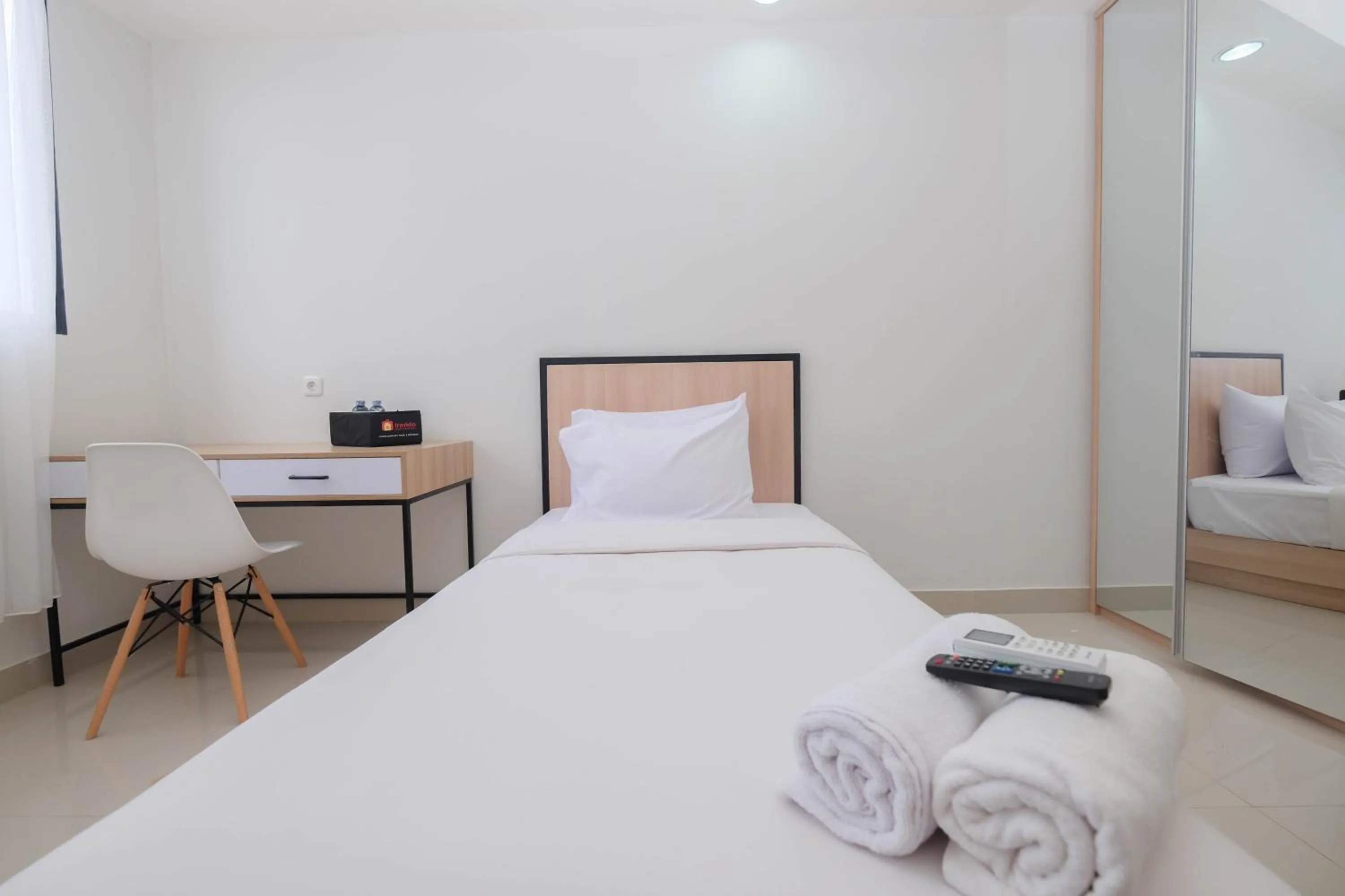 Pleasurable Studio at Evenciio Apartment near Campus Area By Travelio