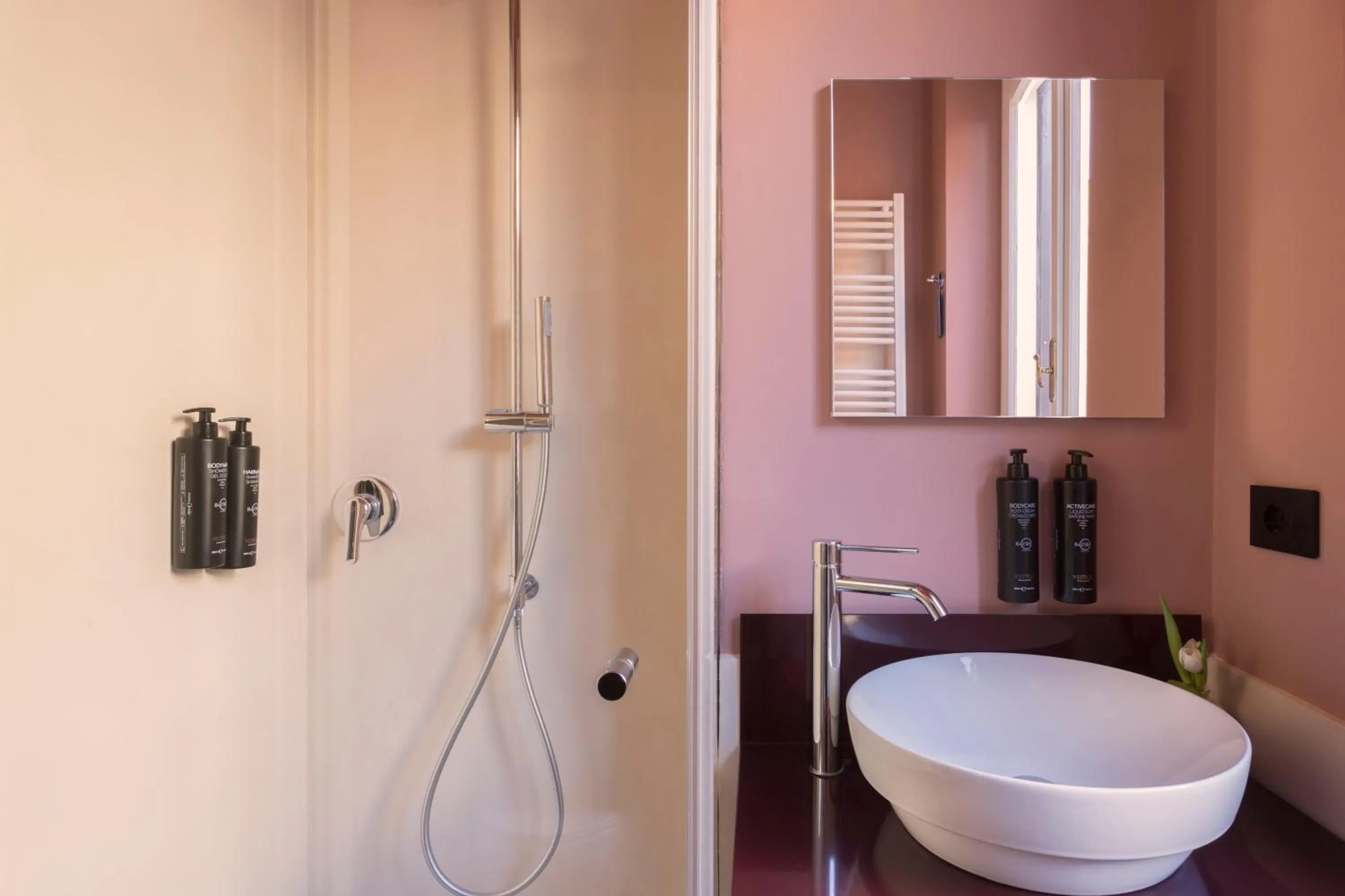 Shower in Barberini Retreat Boutique Hotel