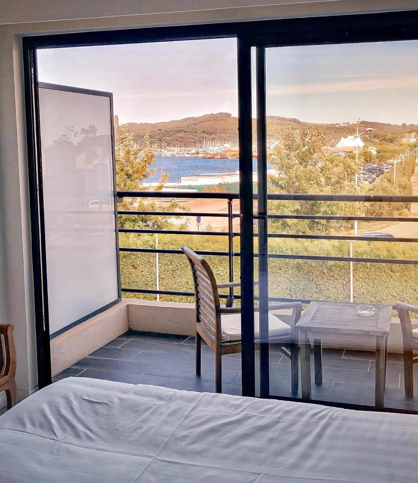 Balcony/Terrace, Bed in Rives d'Or Hôtel