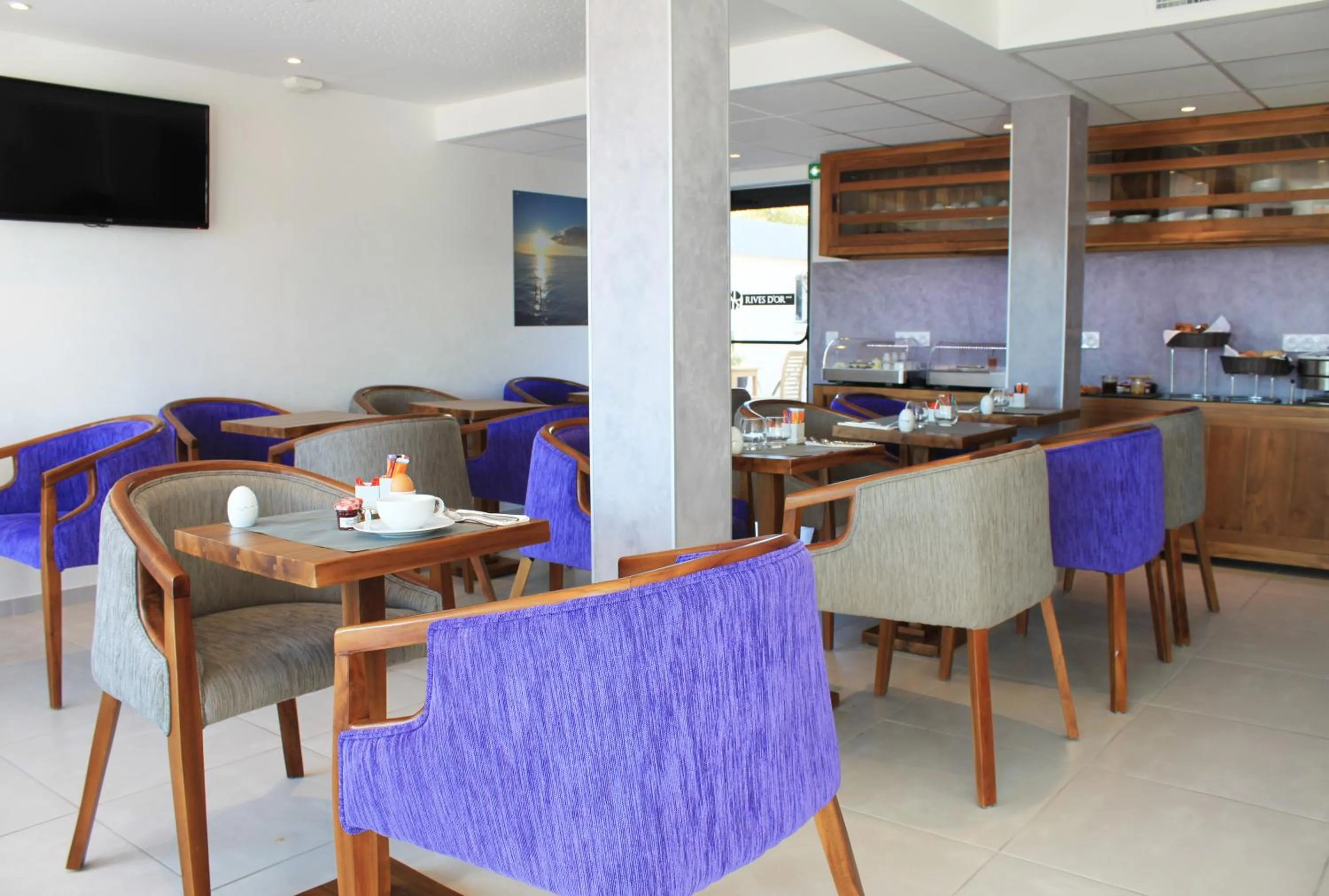 Restaurant/places to eat in Rives d'Or Hôtel