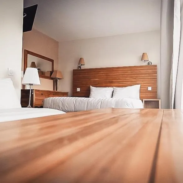 Bedroom, Bed in Rives d'Or Hôtel