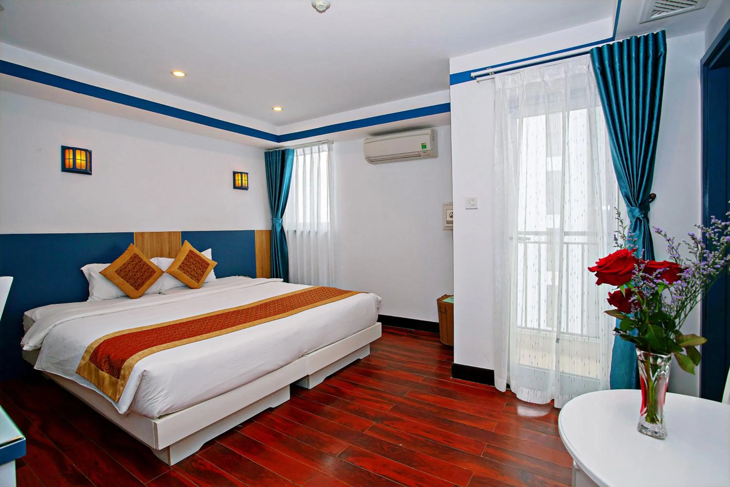 Property building, Bed in Golden Rain 2 Hotel Nha Trang Beach
