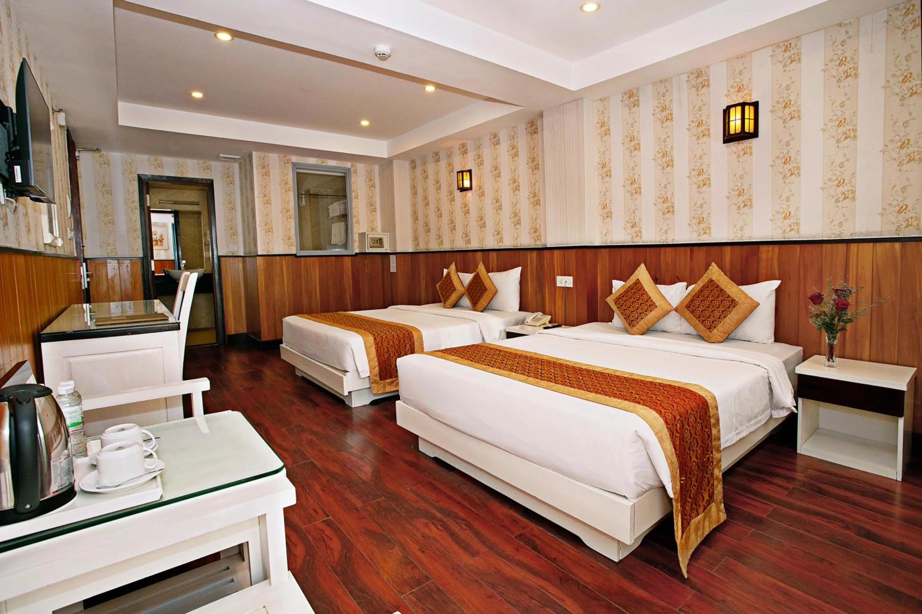 Property building, Bed in Golden Rain 2 Hotel Nha Trang Beach