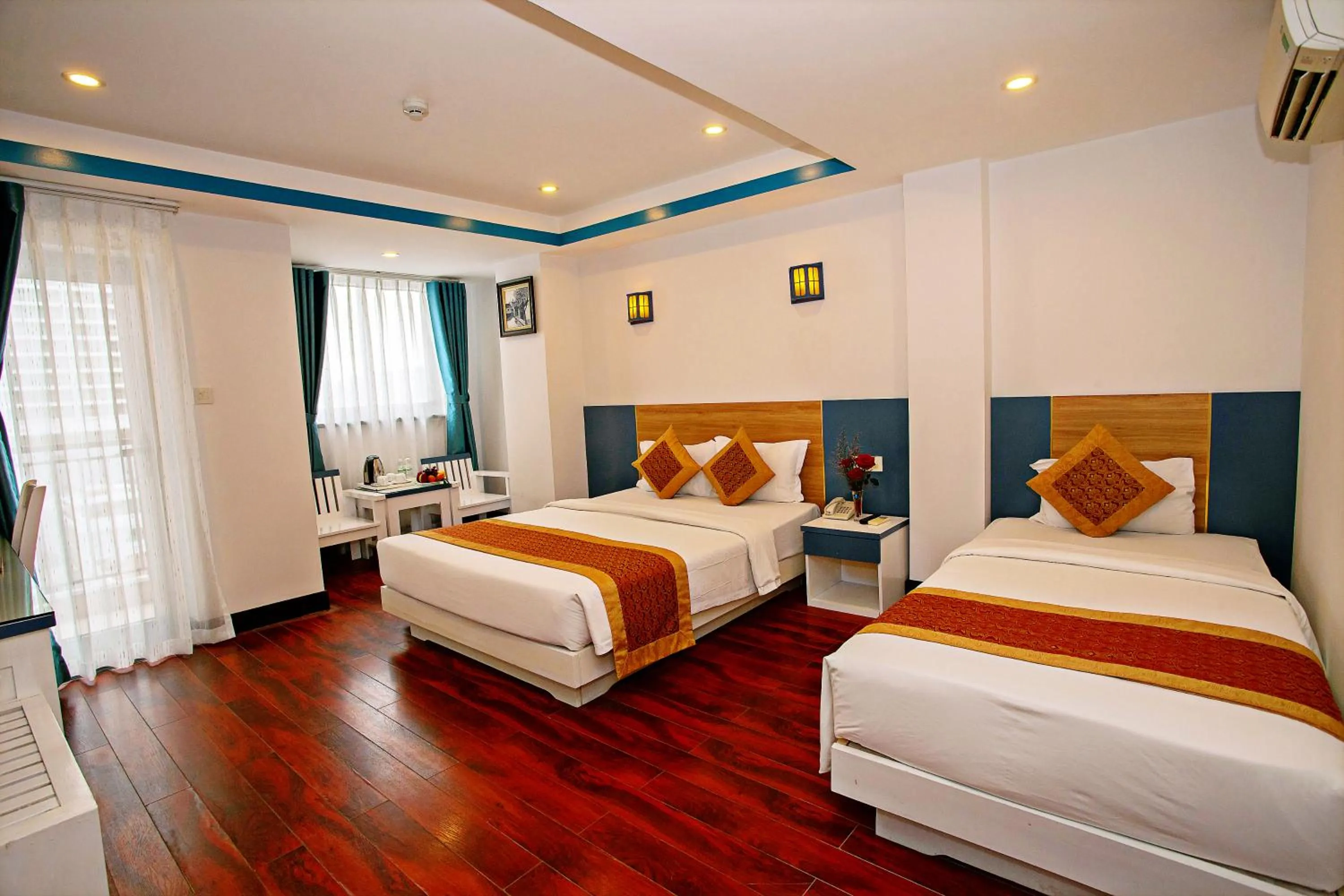 Living room, Bed in Golden Rain 2 Hotel Nha Trang Beach