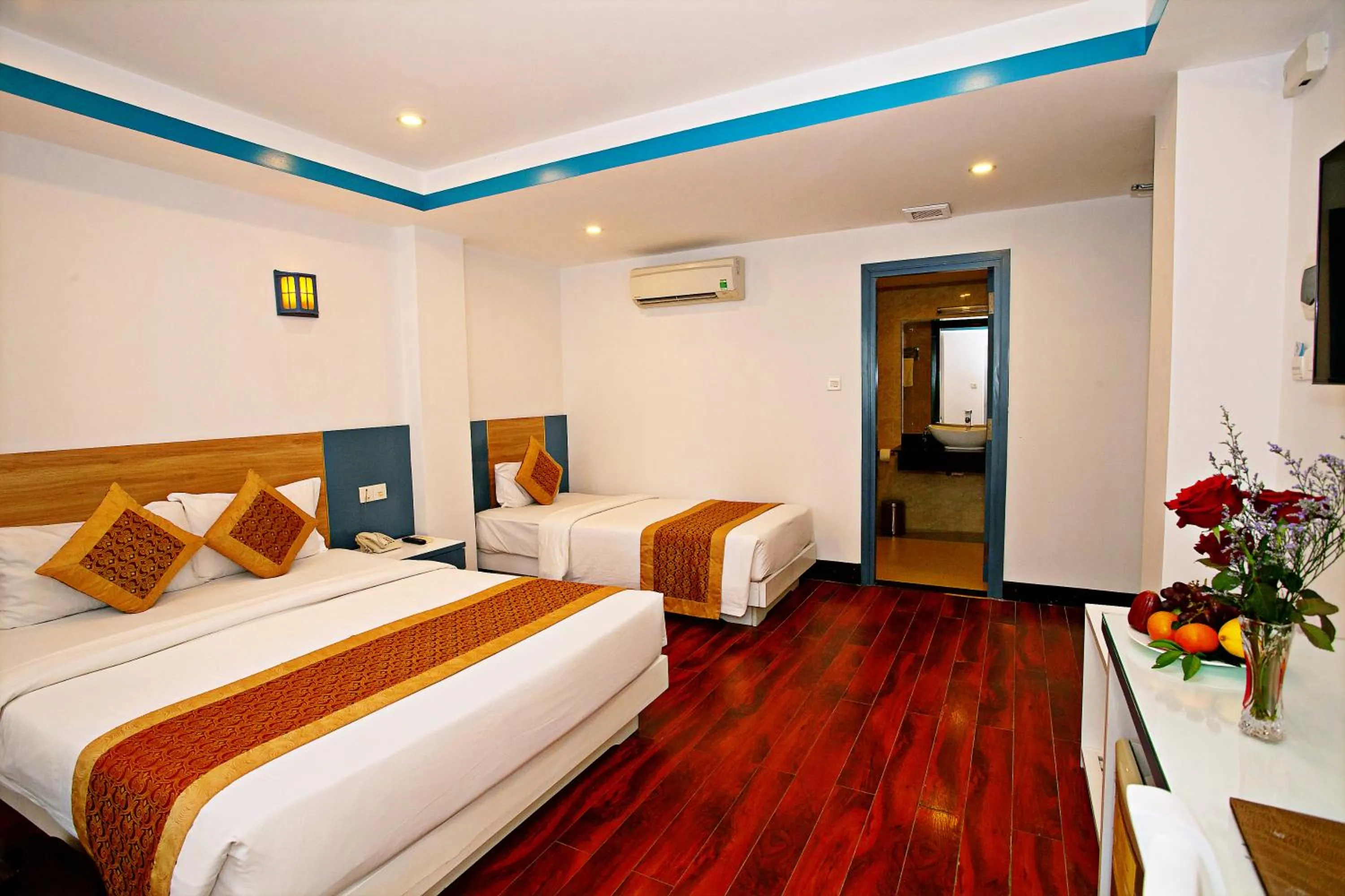 Property building, Bed in Golden Rain 2 Hotel Nha Trang Beach