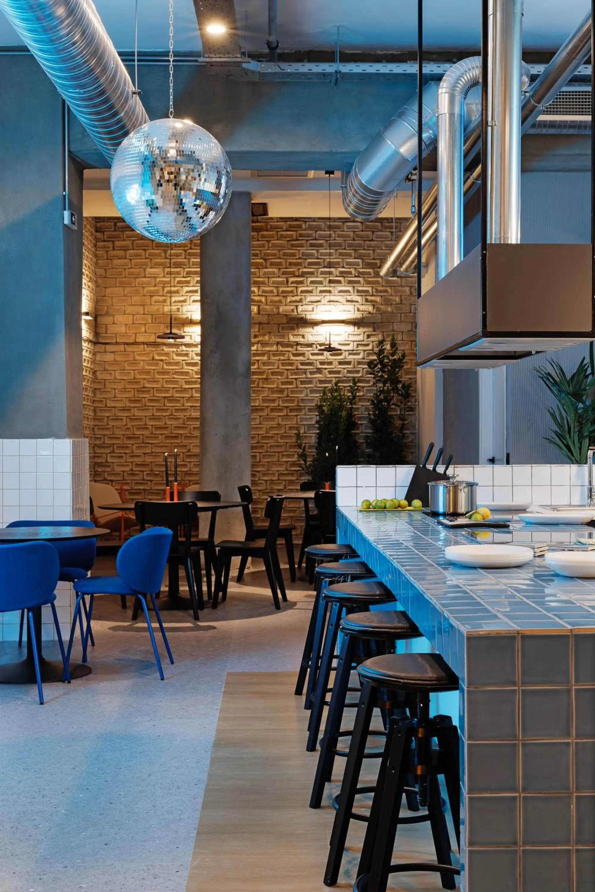 Kitchen or kitchenette in Retroverse Eccentric Stay