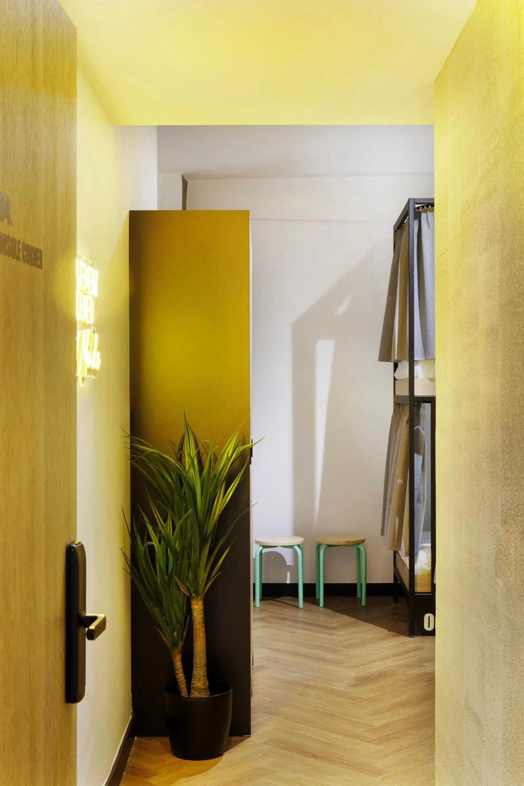 Decorative detail in Retroverse Eccentric Stay