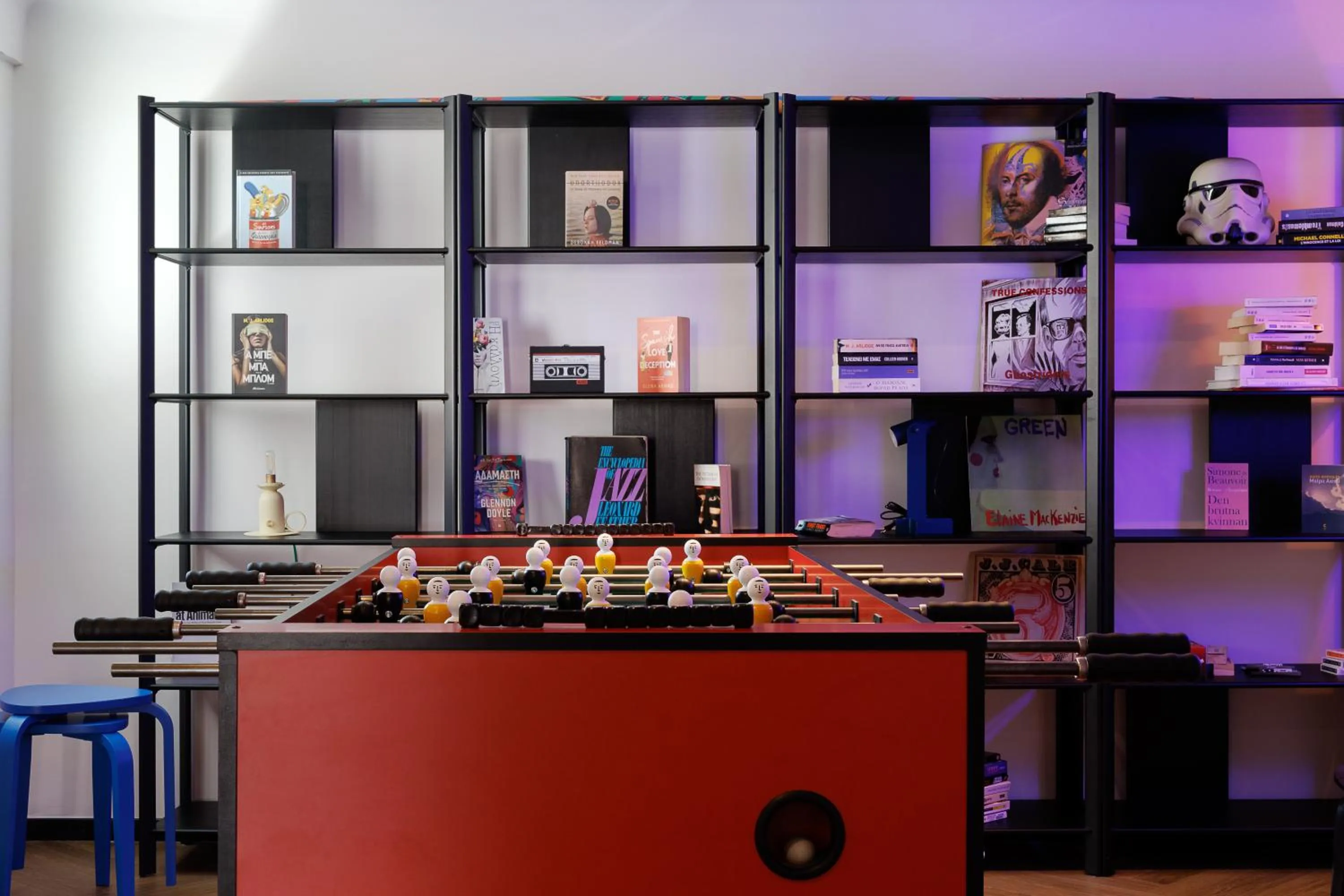 Entertainment in Retroverse Eccentric Stay