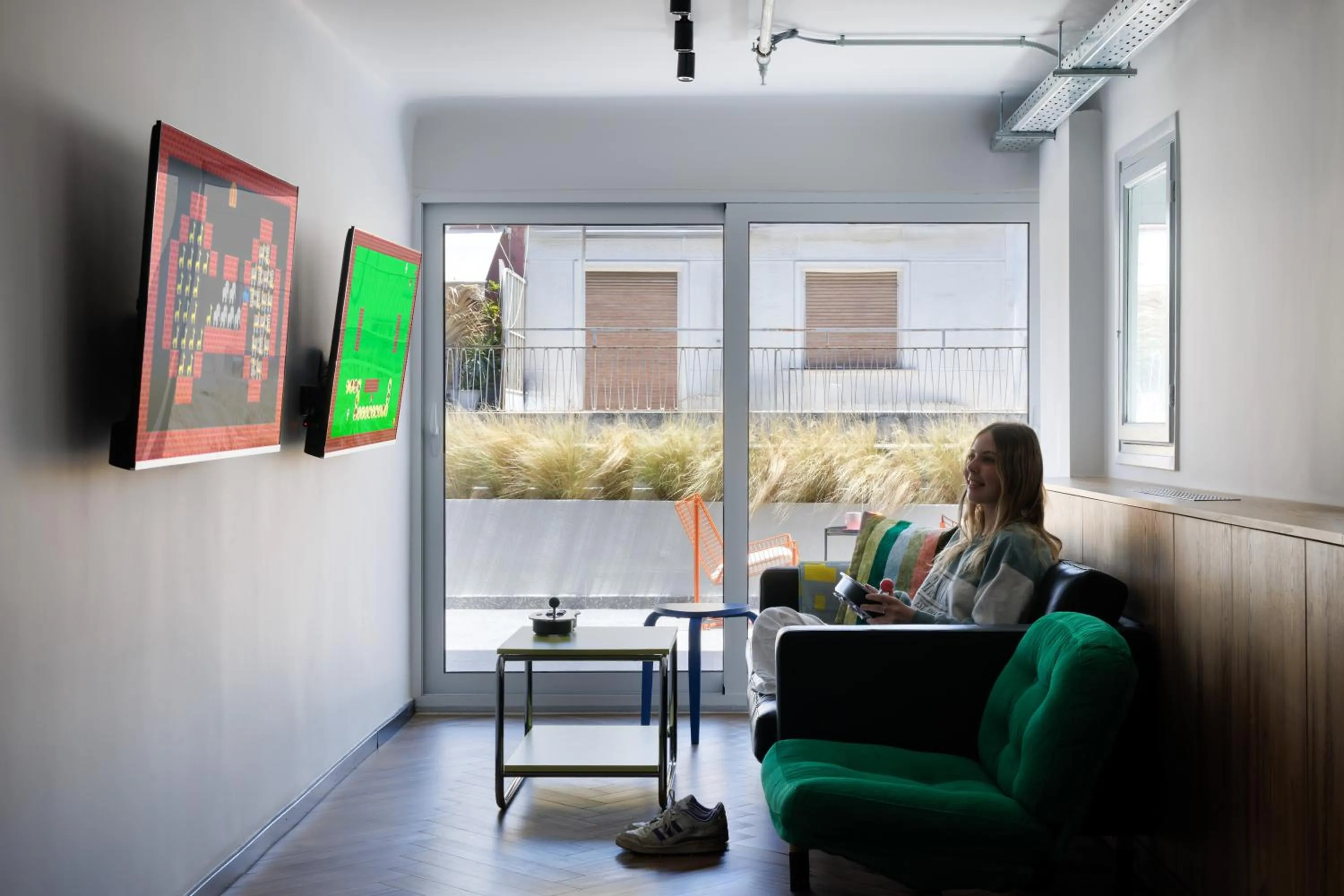 Entertainment in Retroverse Eccentric Stay