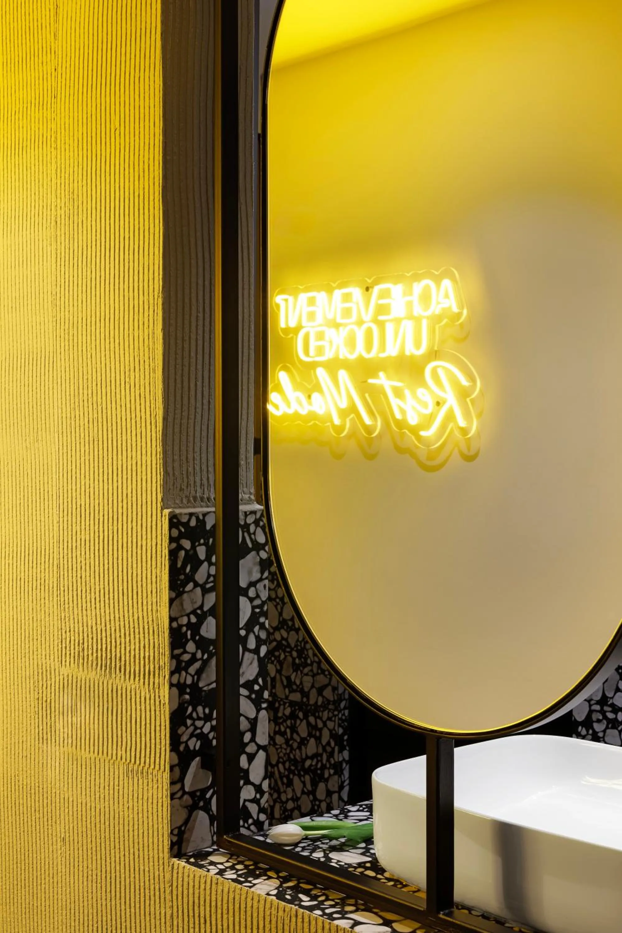 Bathroom in Retroverse Eccentric Stay