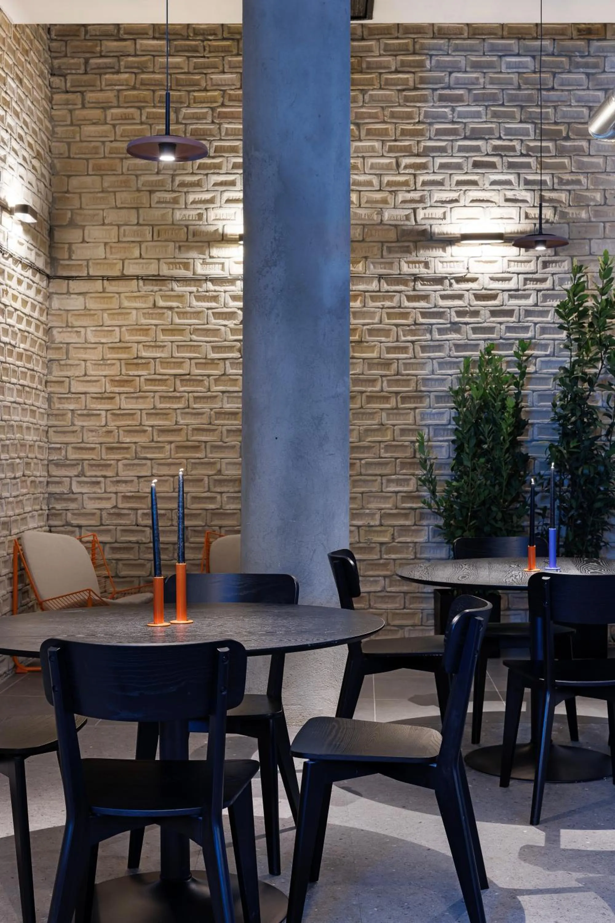 Restaurant/places to eat in Retroverse Eccentric Stay