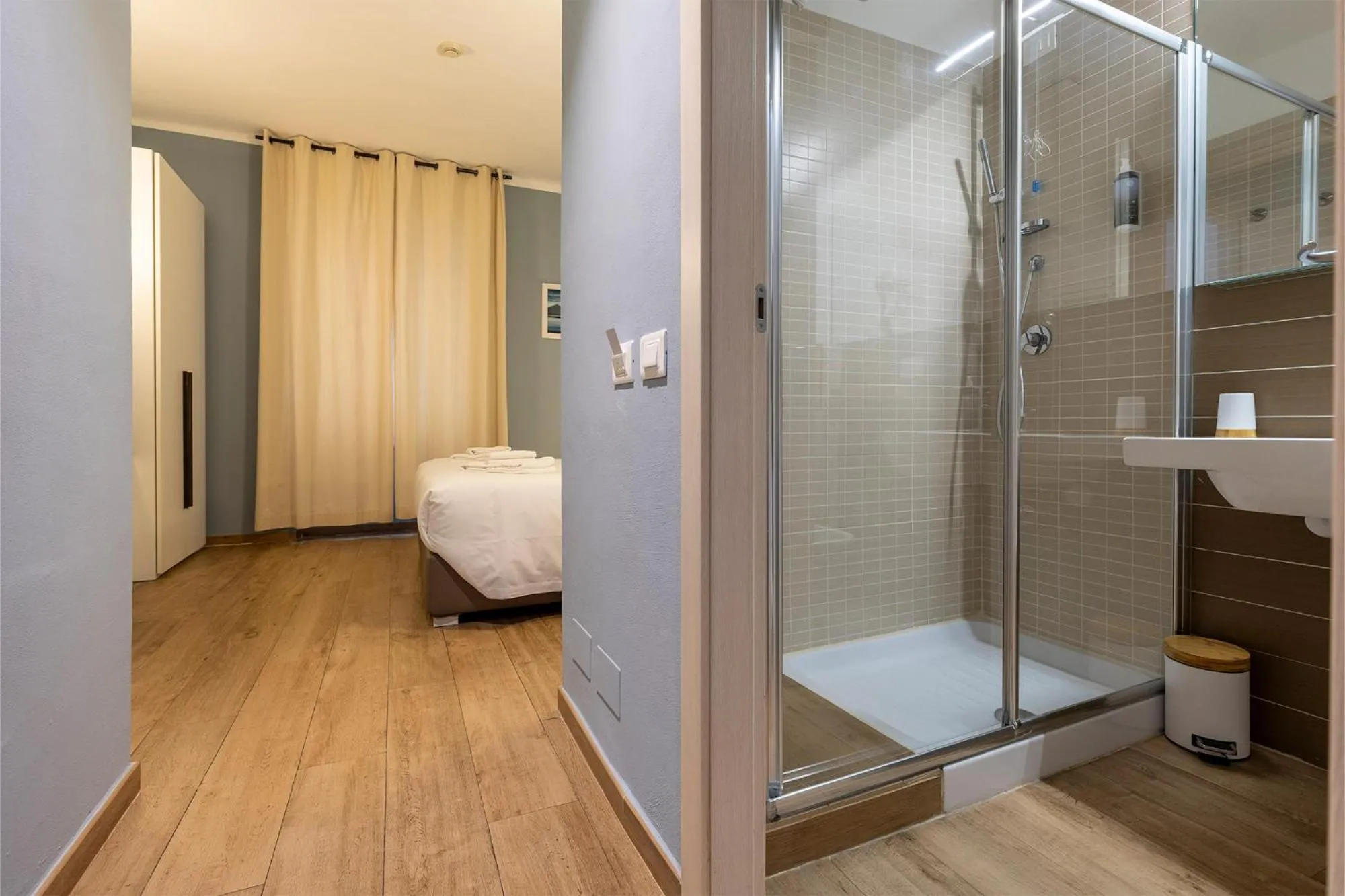 Shower in La Loggia de' Banchi