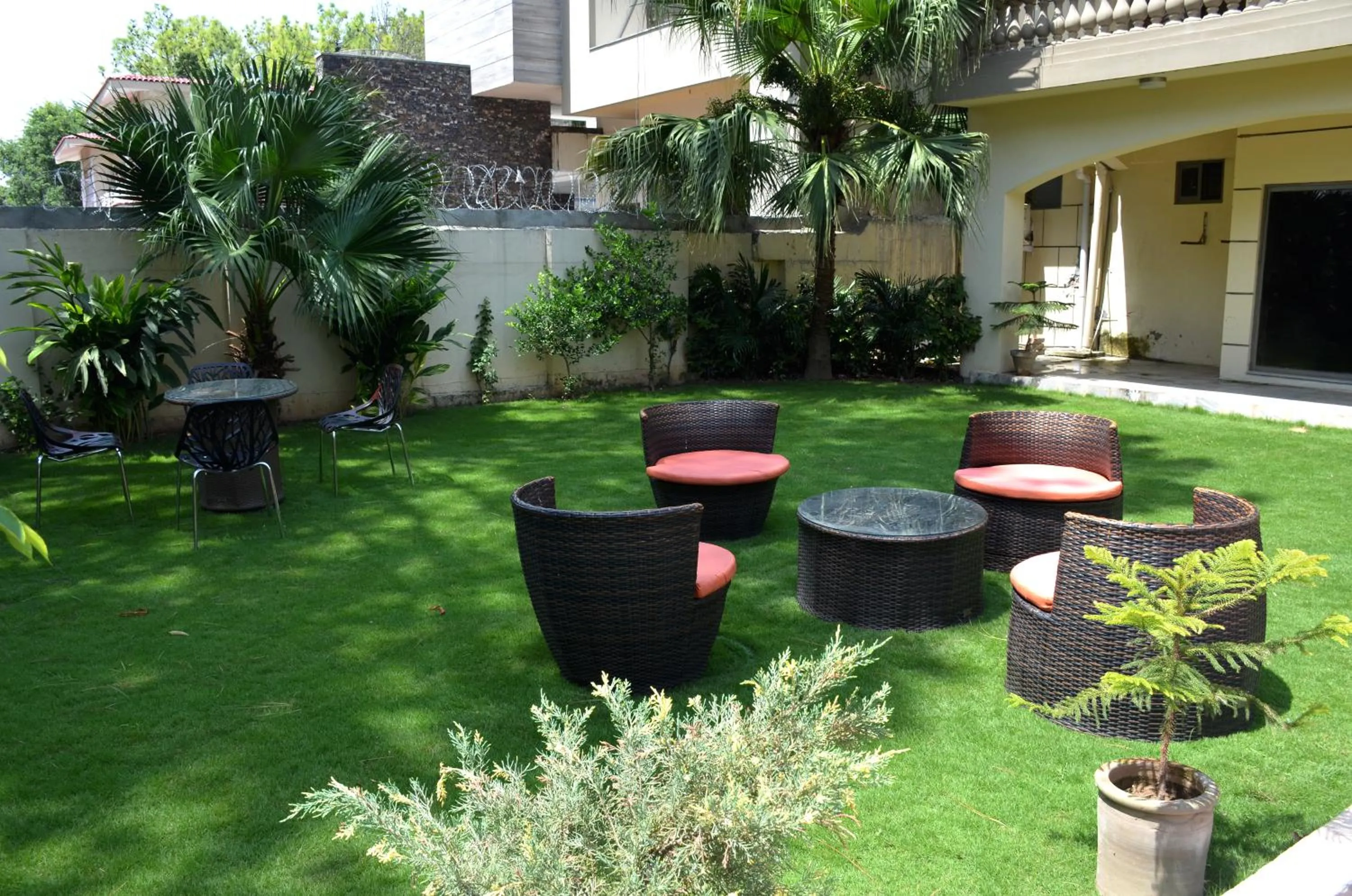 Facade/entrance in Gofas Lodge