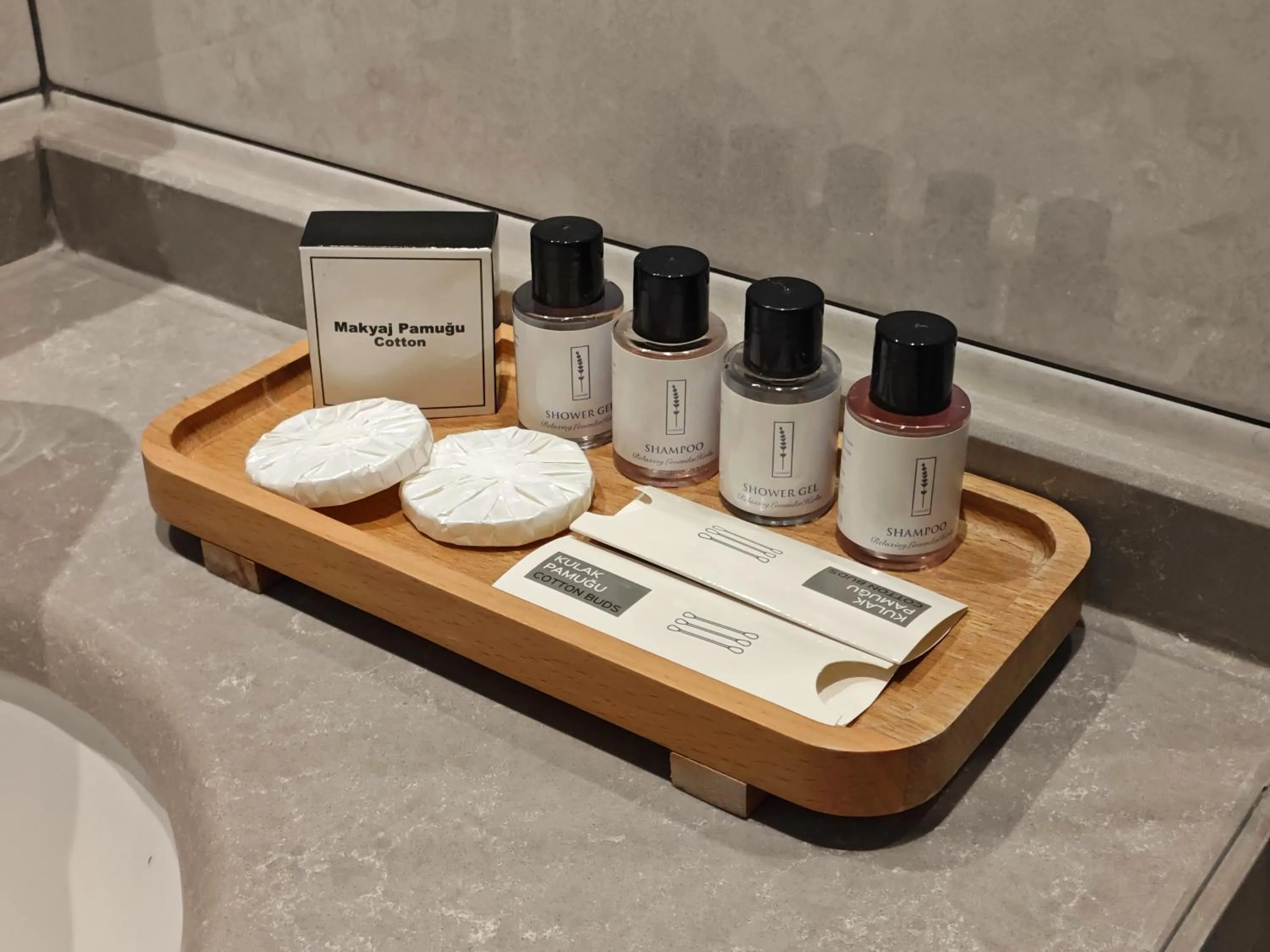 Bathroom in Ess Hotel