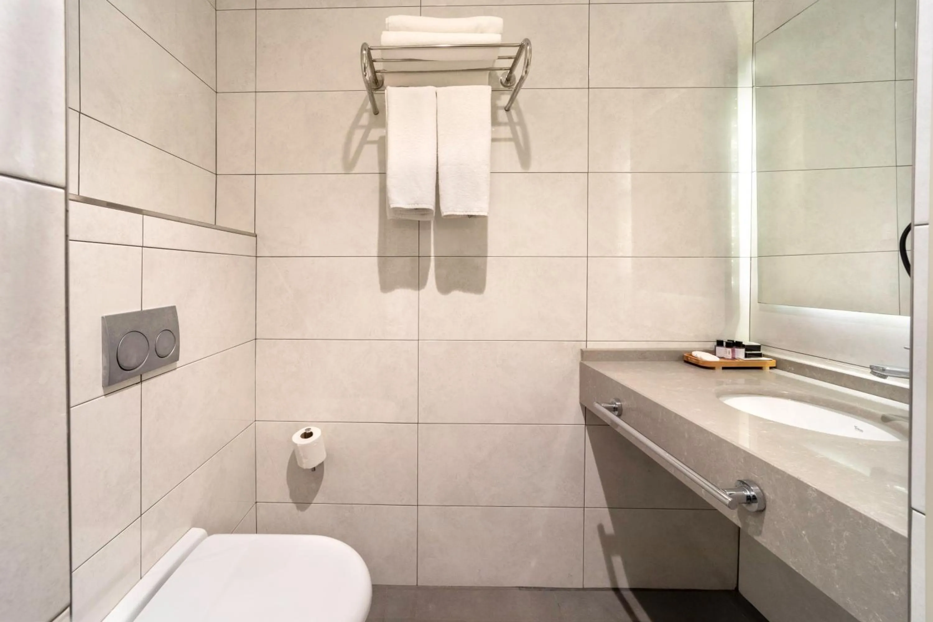 Bathroom in Ess Hotel