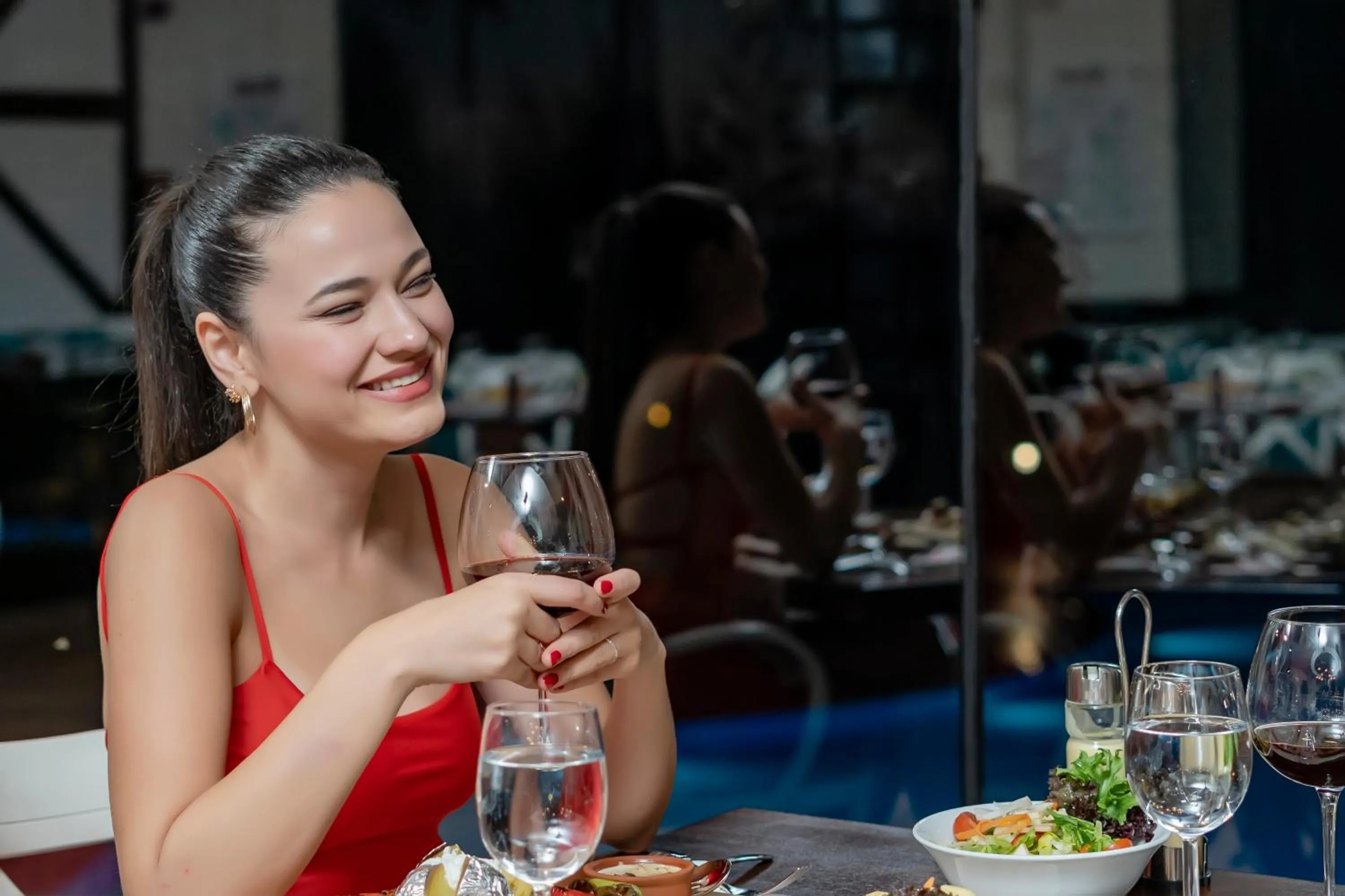 Restaurant/places to eat in Iz Flower Side Beach Hotel