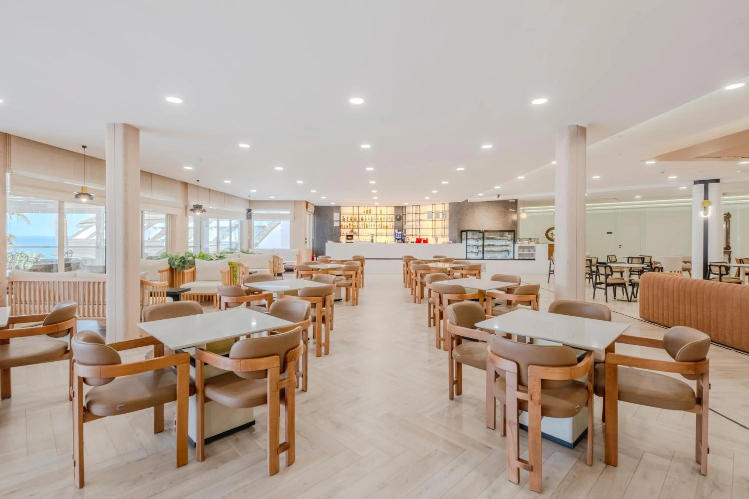 Iz Flower Side Beach Hotel