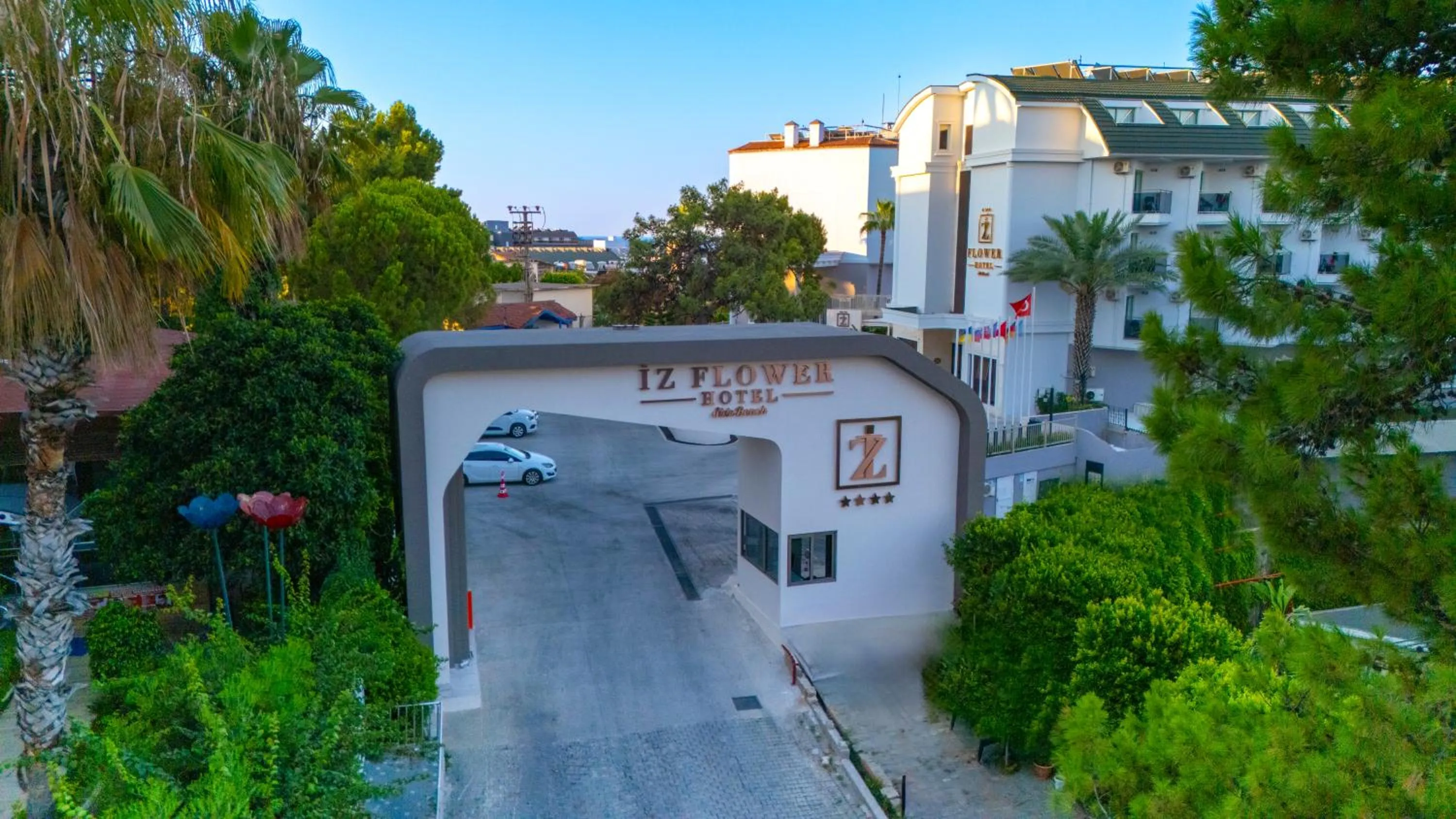 Iz Flower Side Beach Hotel