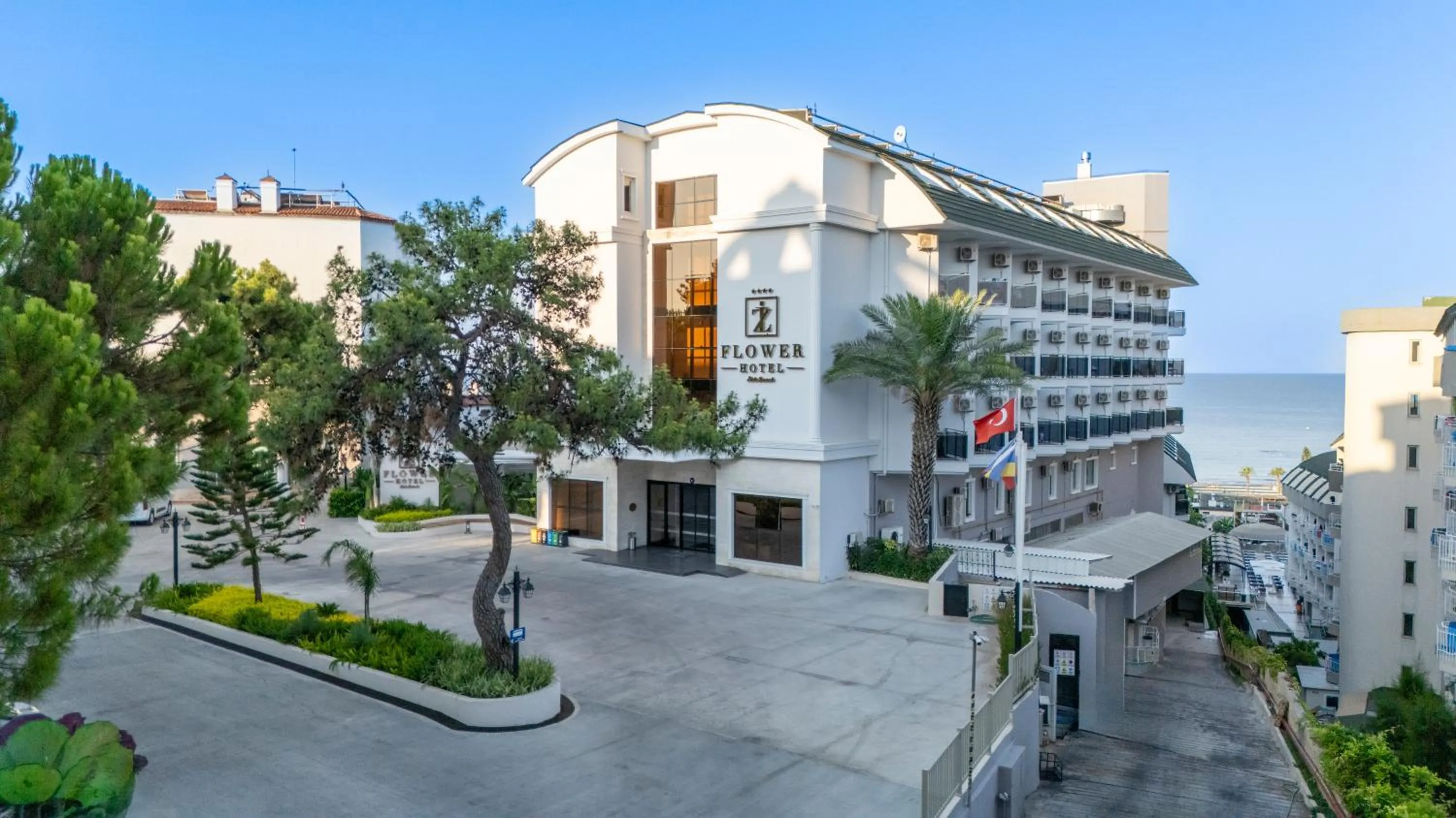 Iz Flower Side Beach Hotel