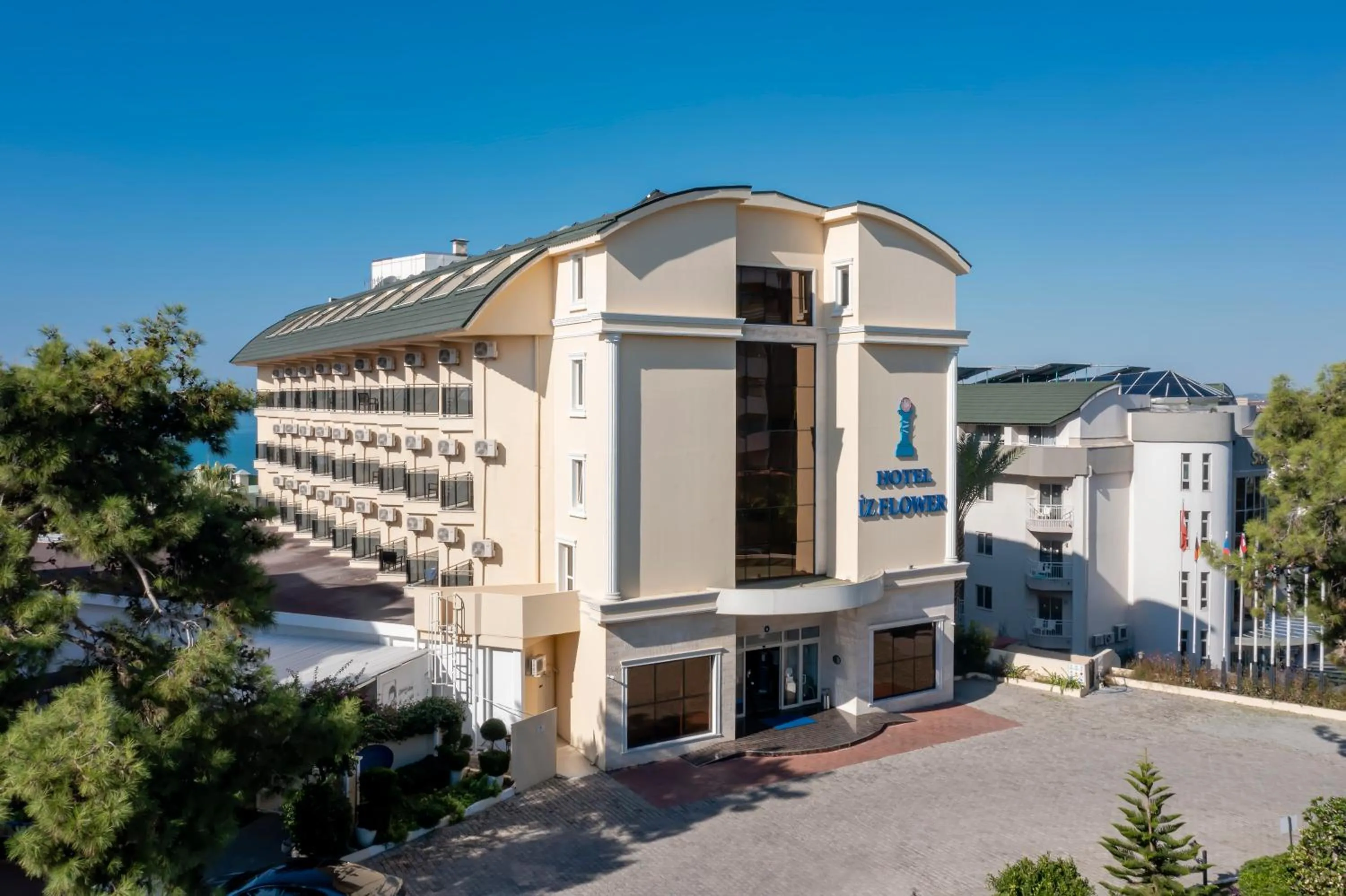 Property building in Iz Flower Side Beach Hotel