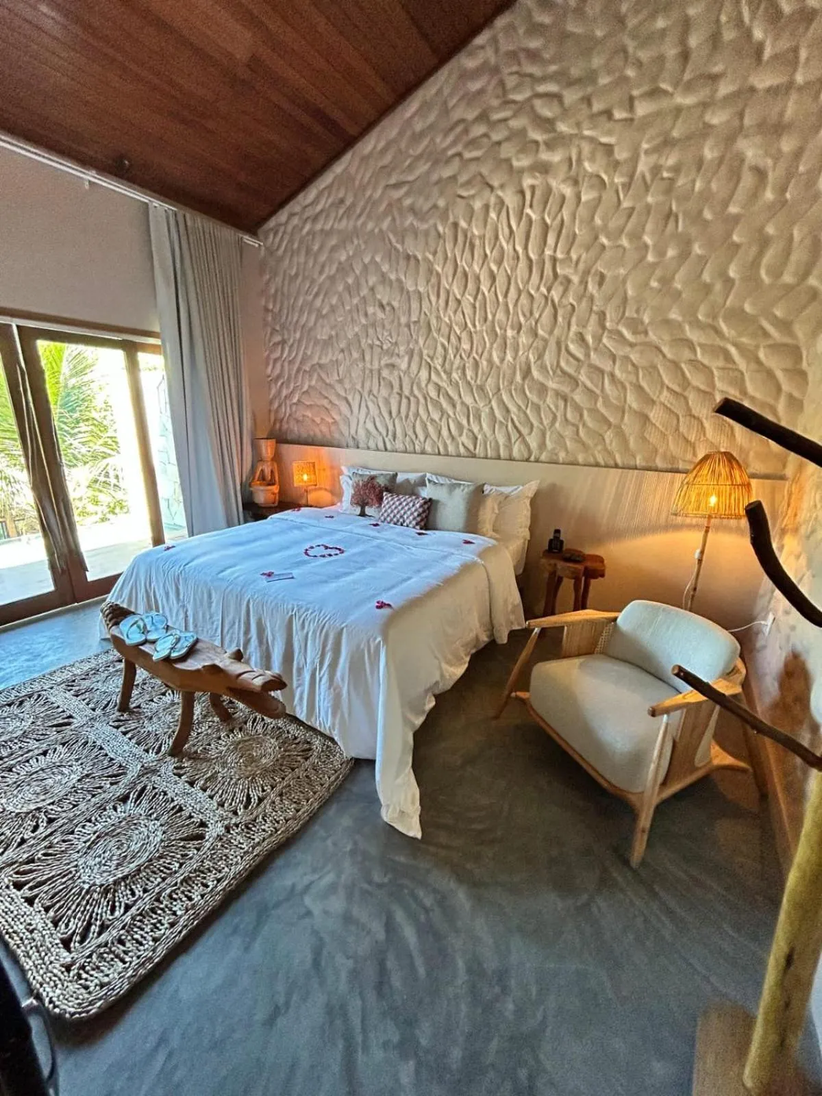 Bed in Villa Pantai Boutique Hotel Atins