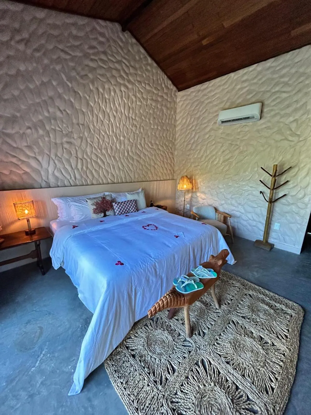 Bed in Villa Pantai Boutique Hotel Atins