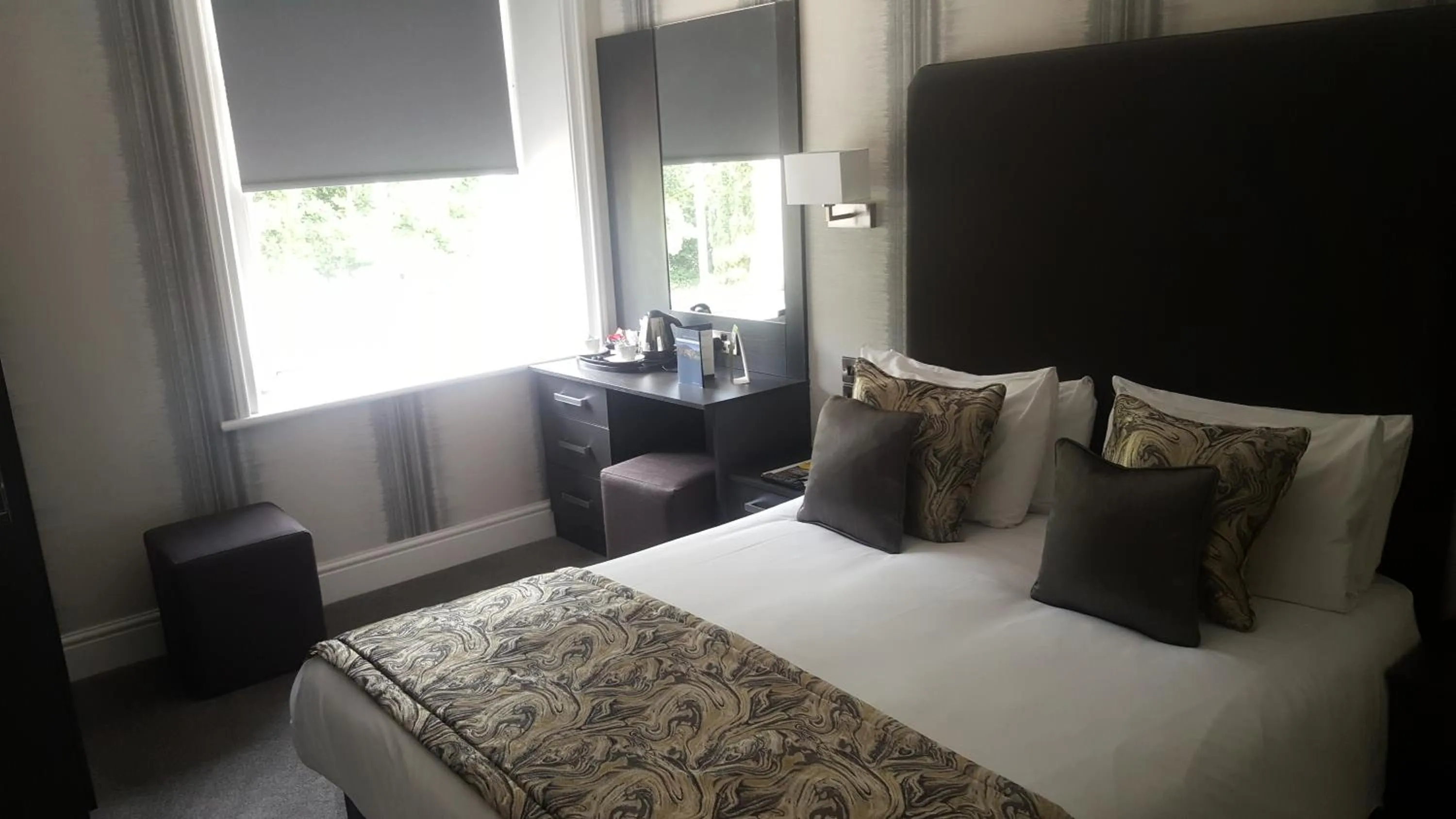 Bedroom, Bed in Keswick Country House Hotel