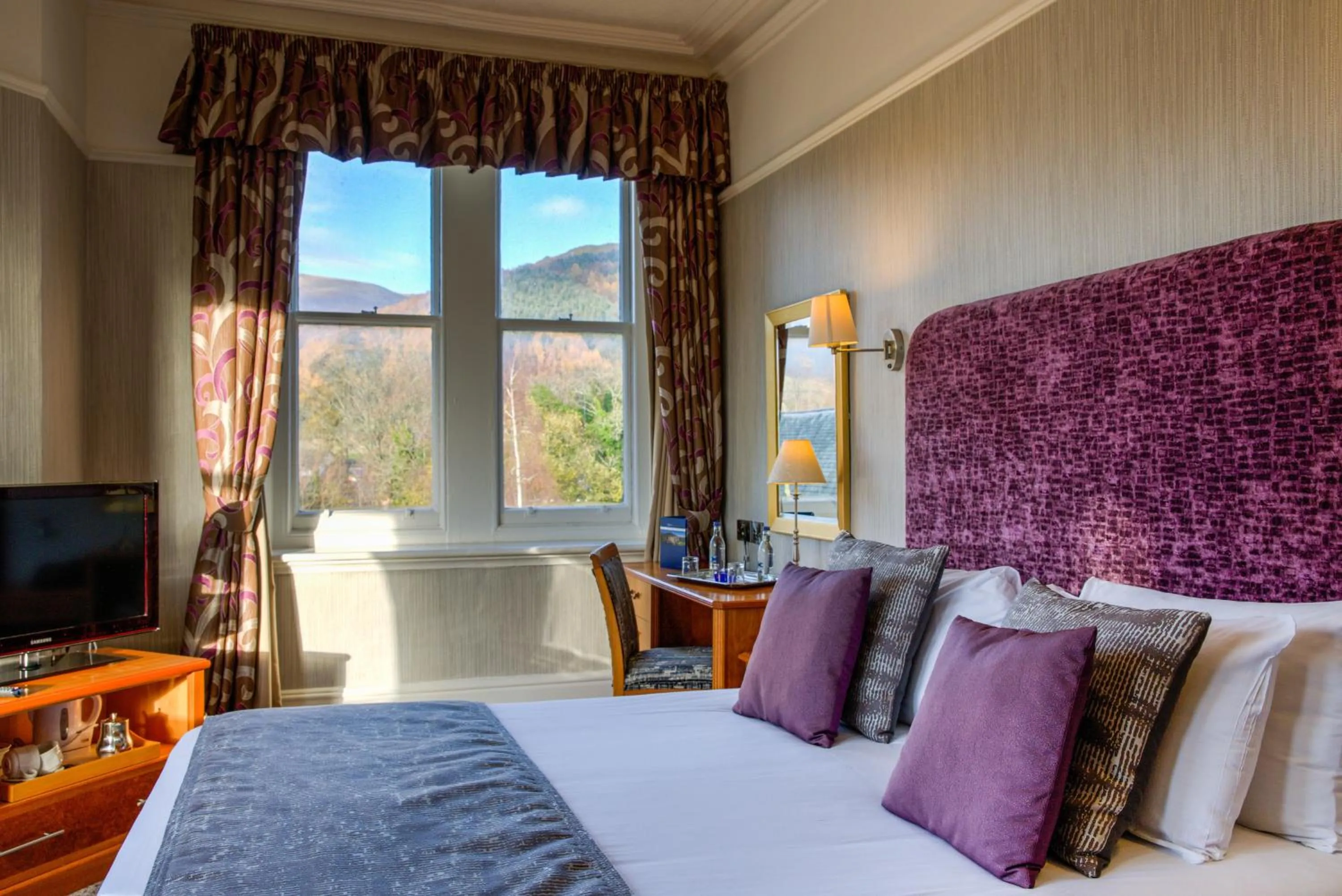 Bedroom, Bed in Keswick Country House Hotel