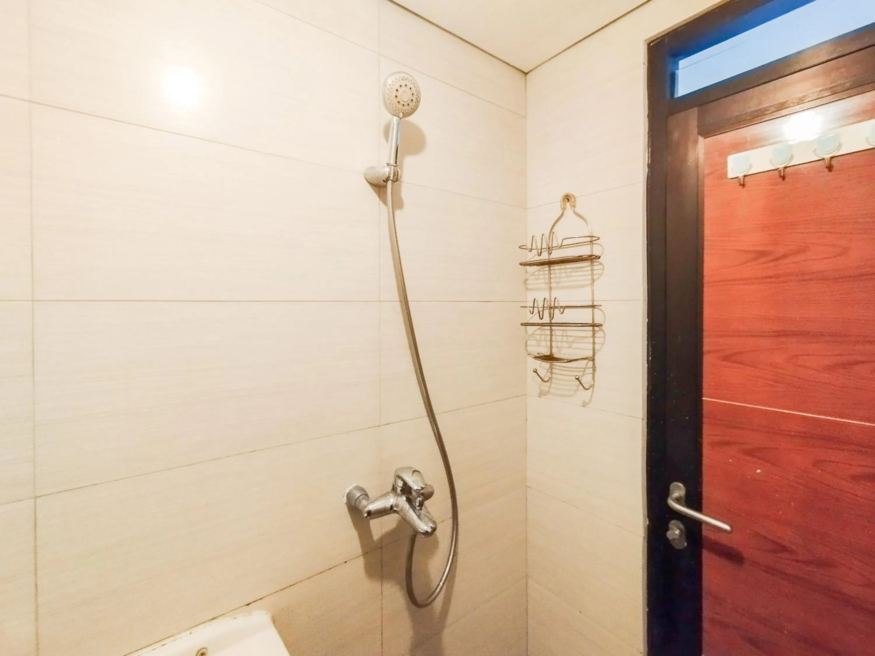 Spacious Chic Studio Room Apartment at Gateway Pasteur By Travelio