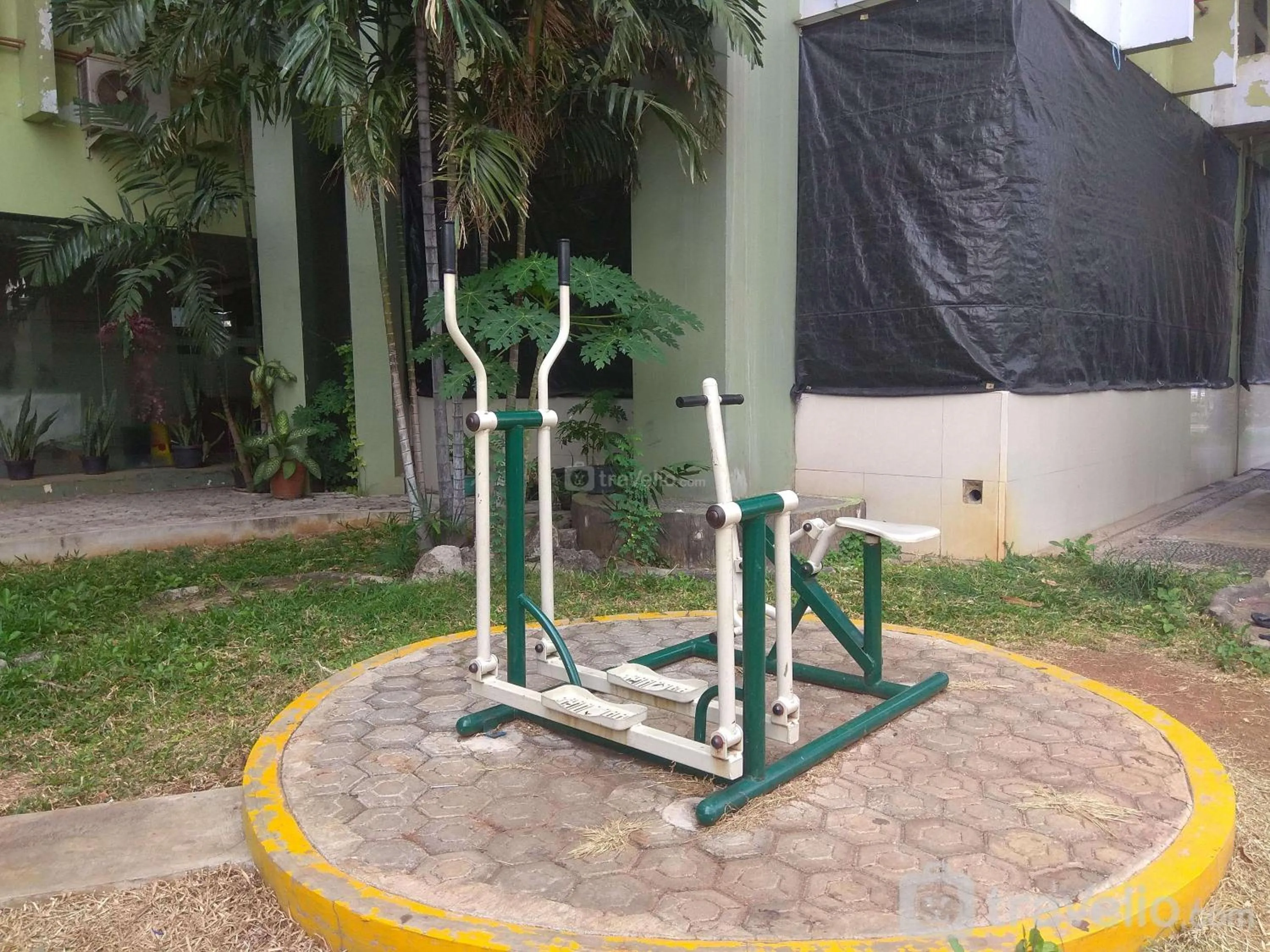 Bed in Spacious and Homey 3BR at Kondominium Rajawali Apartment By Travelio