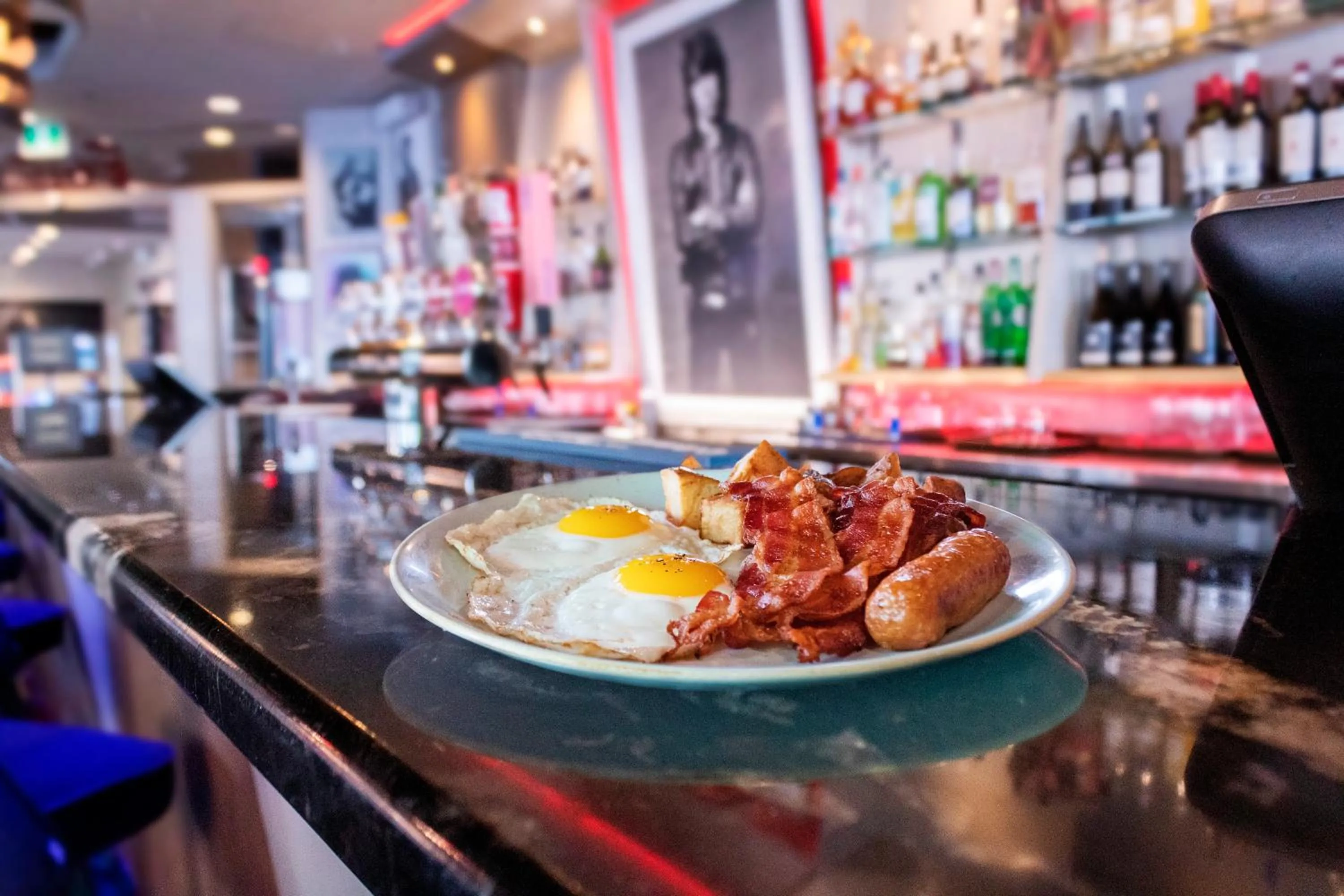 Food and drinks in JAG Boutique Hotel