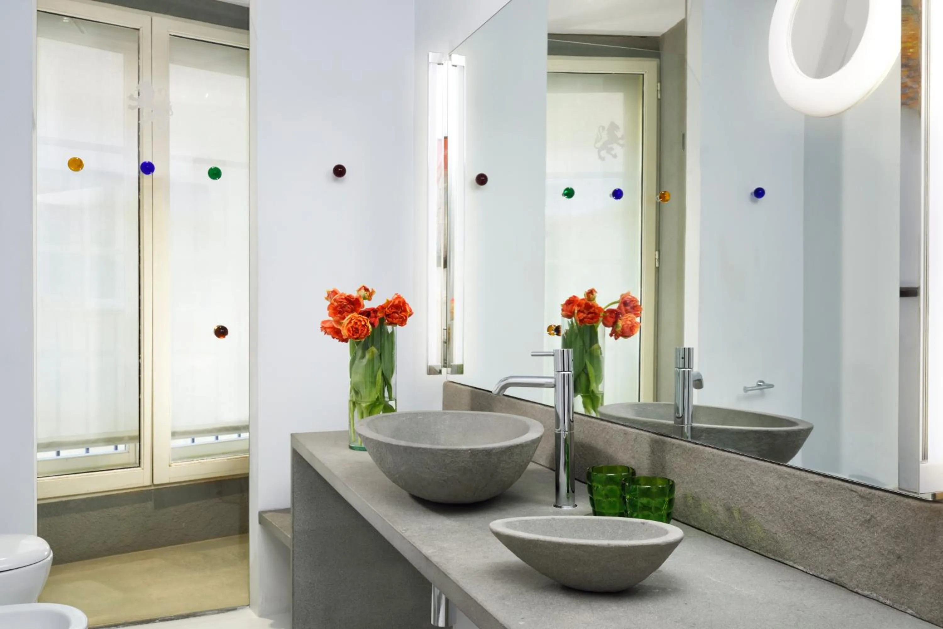 Bathroom in Leone Blu Suites | UNA Esperienze
