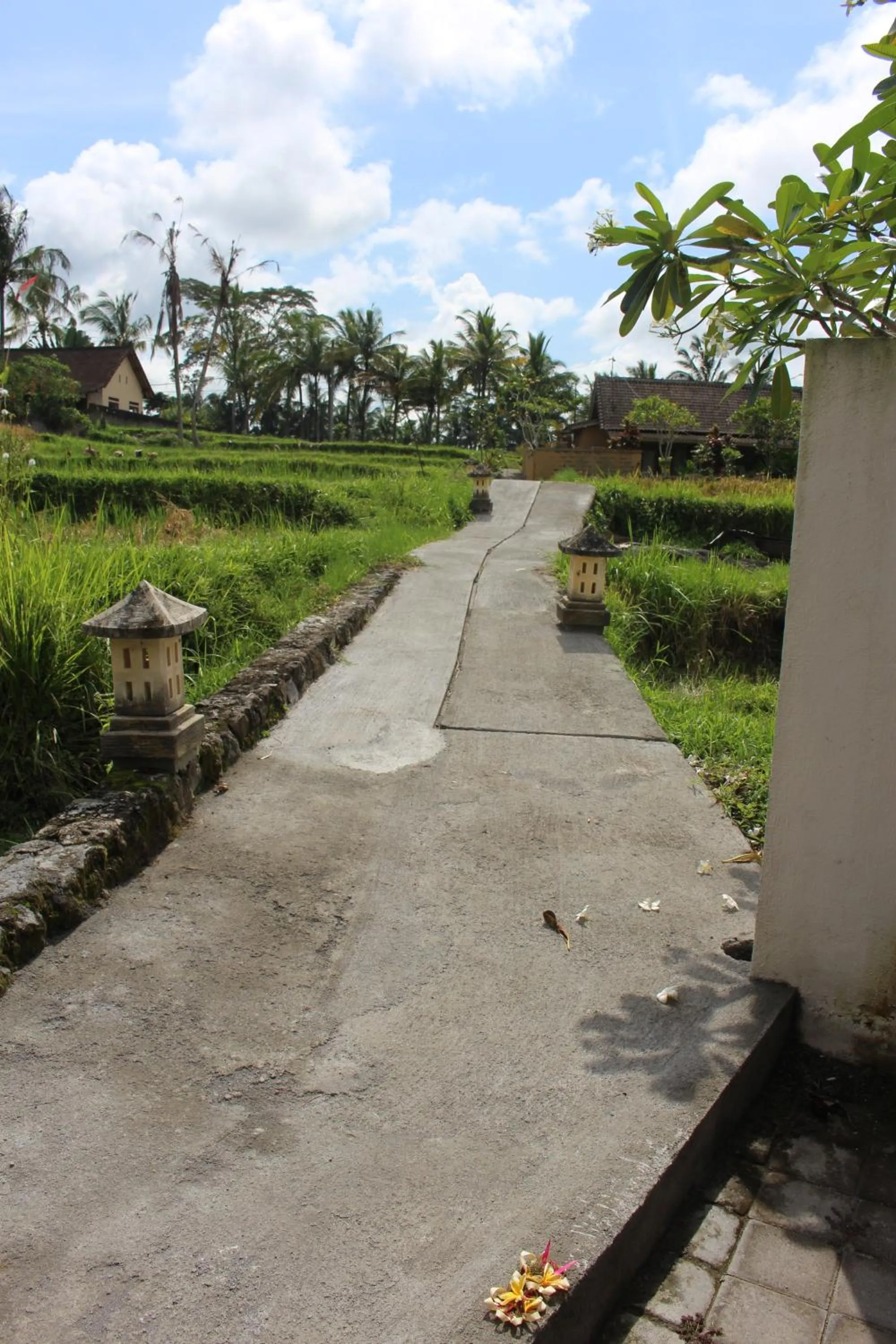 Street view in Uma Kama Villa