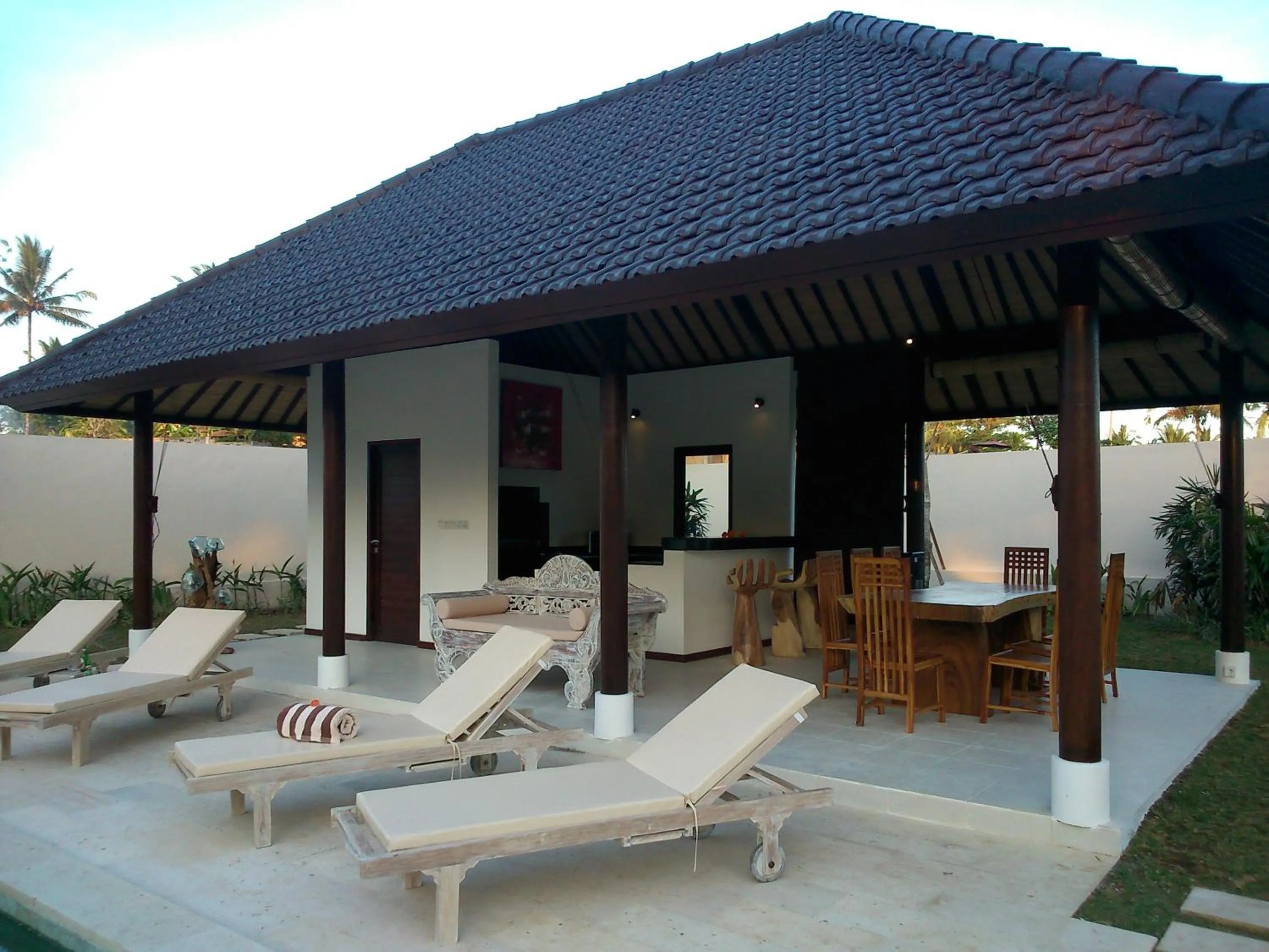 Property building in Uma Kama Villa