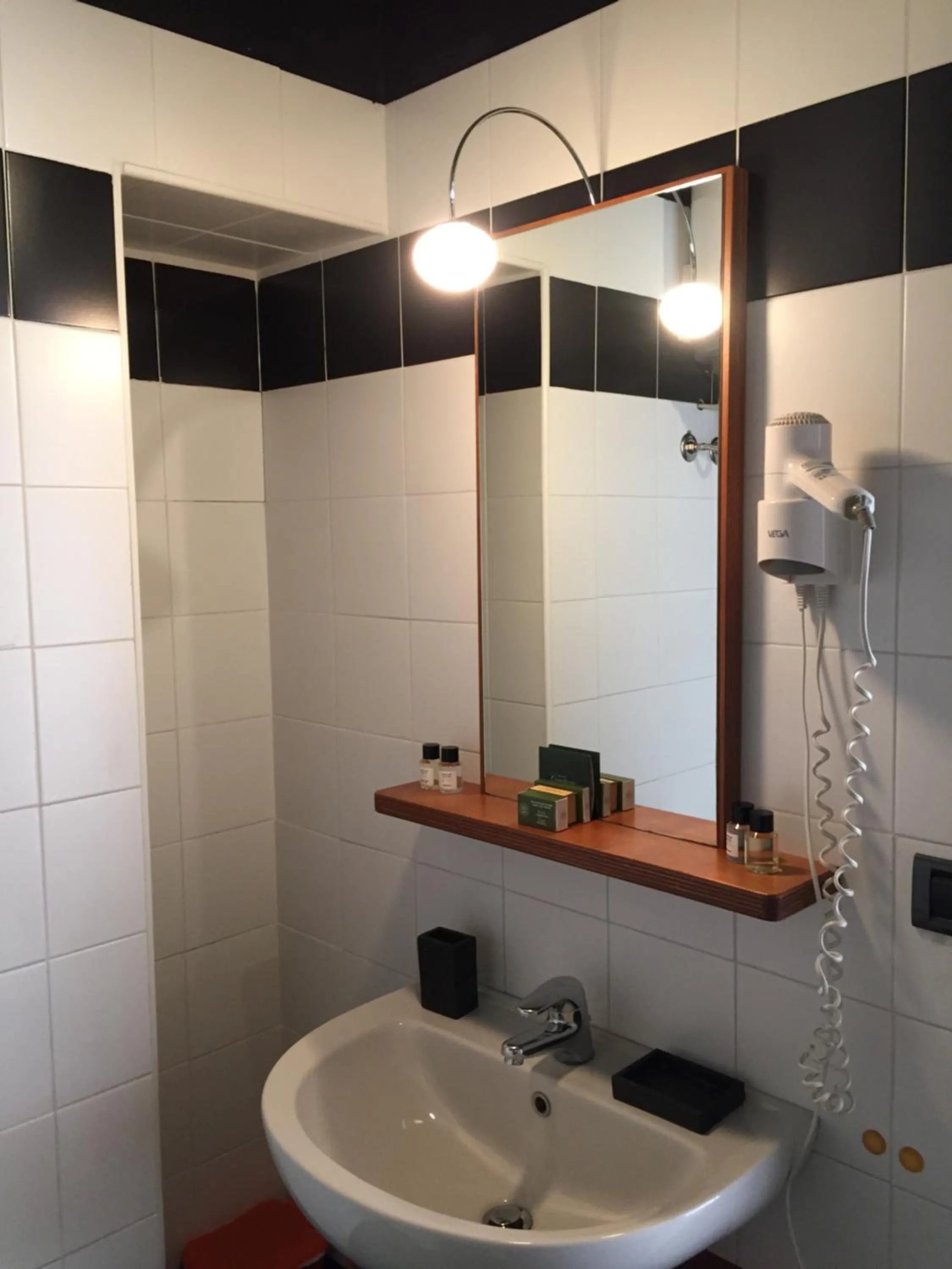 Toilet in Residence 2Gi