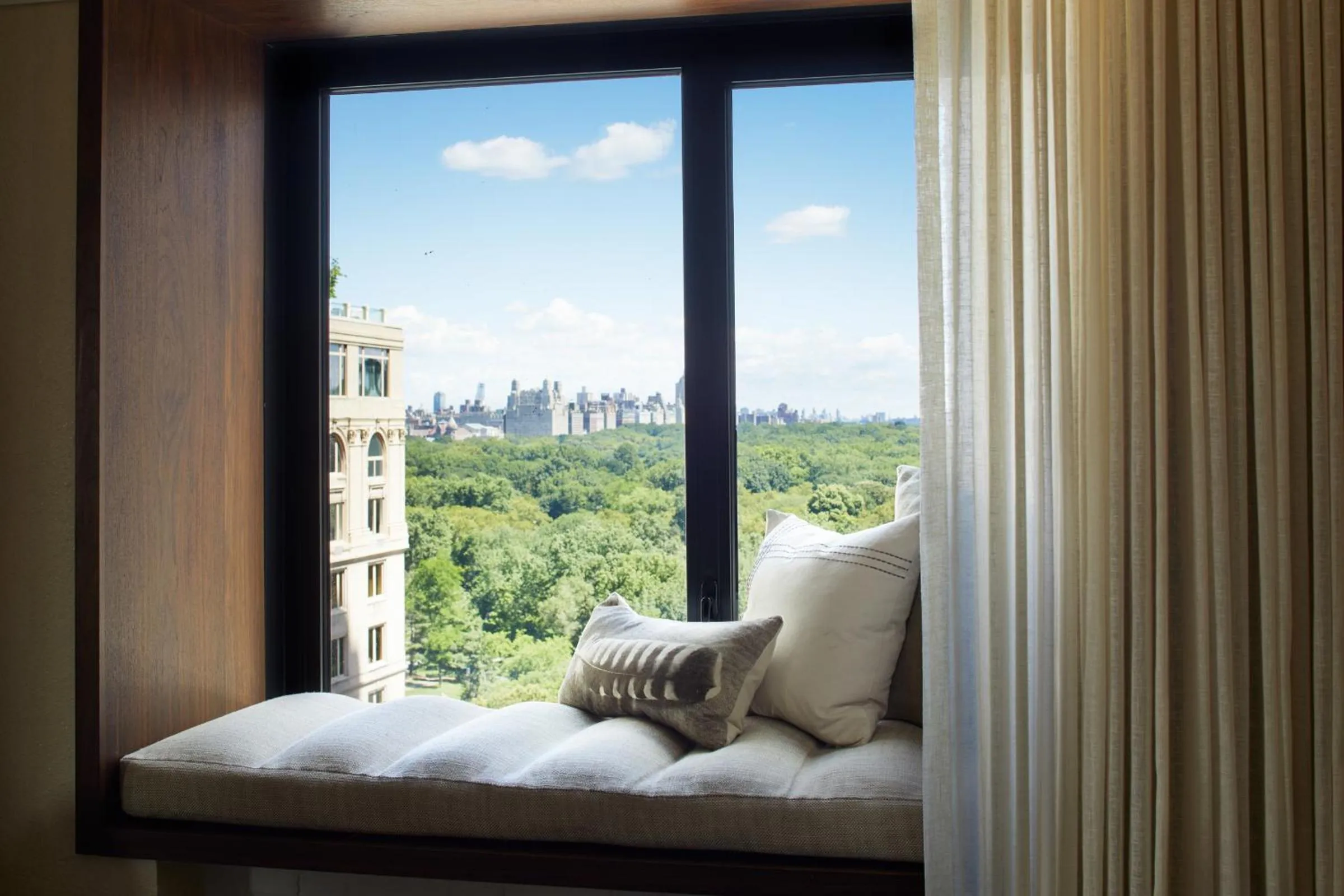 Landmark view, Bed in 1 Hotel Central Park