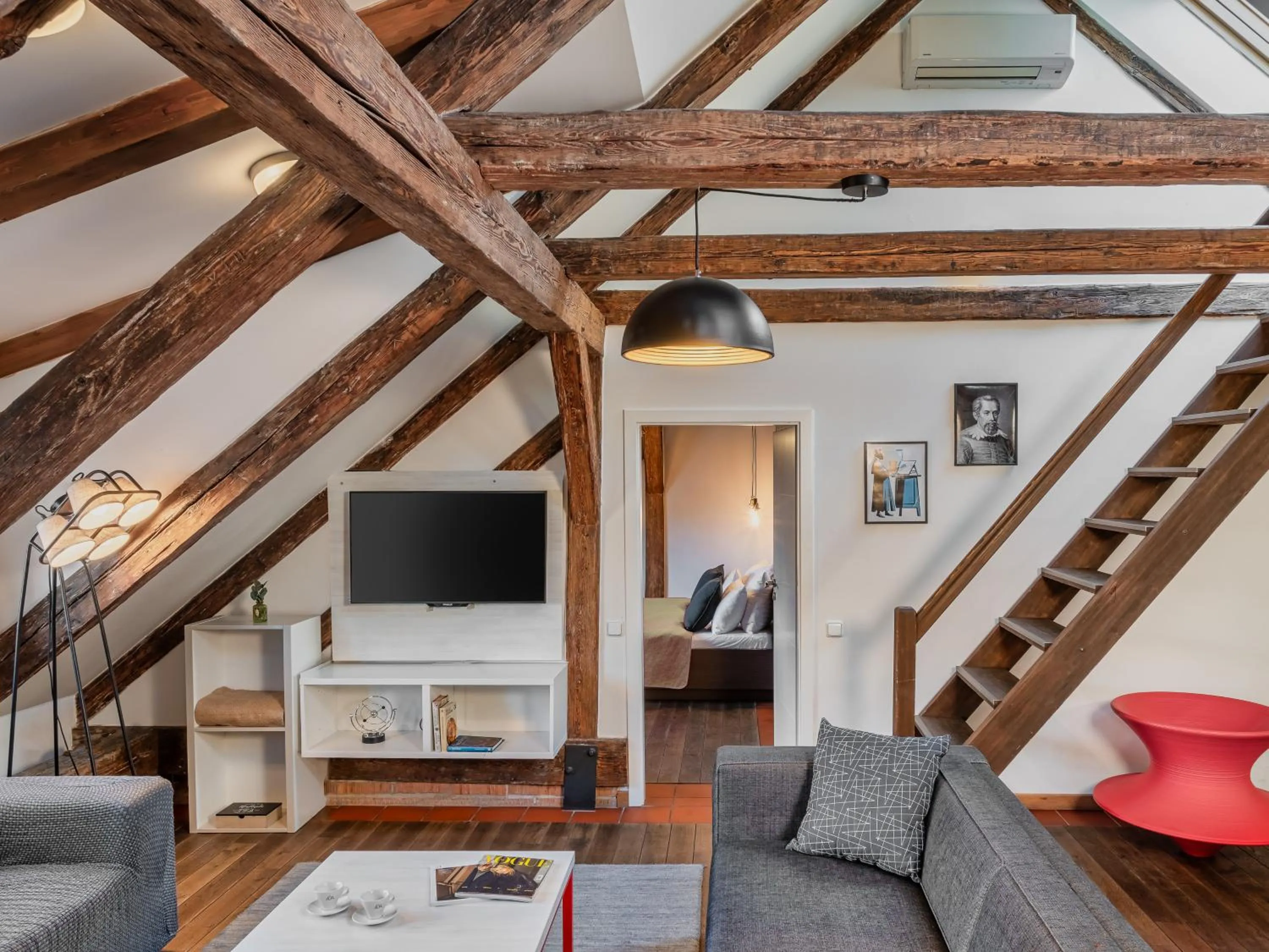 Living room in 4 Arts Apartments by Adrez