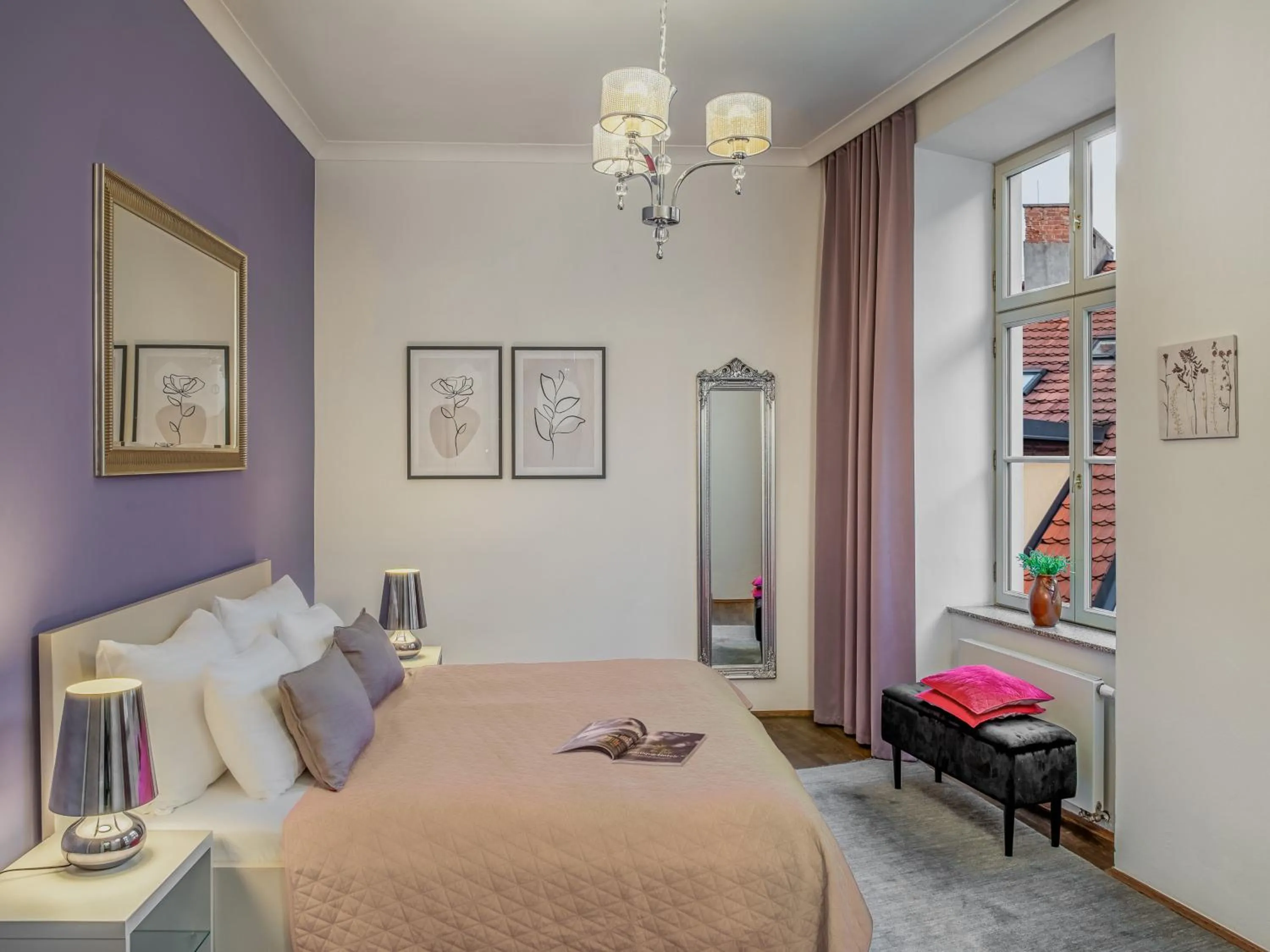 Bed in 4 Arts Apartments by Adrez