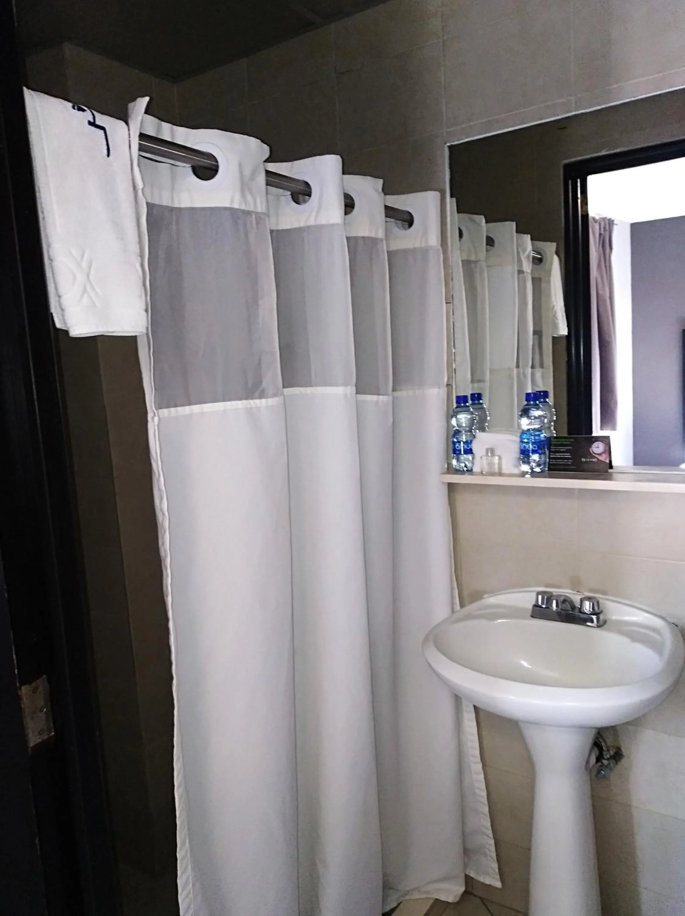 Bathroom in Hotel HAUS Express