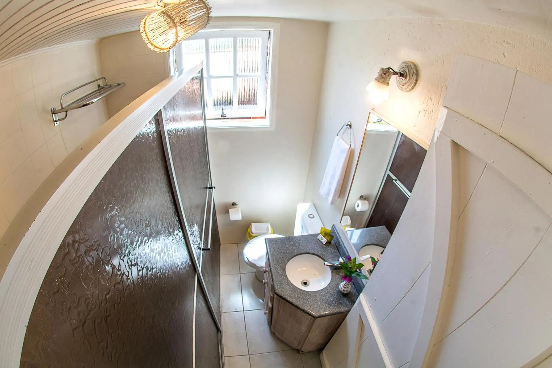 Shower in Pousada Rosa