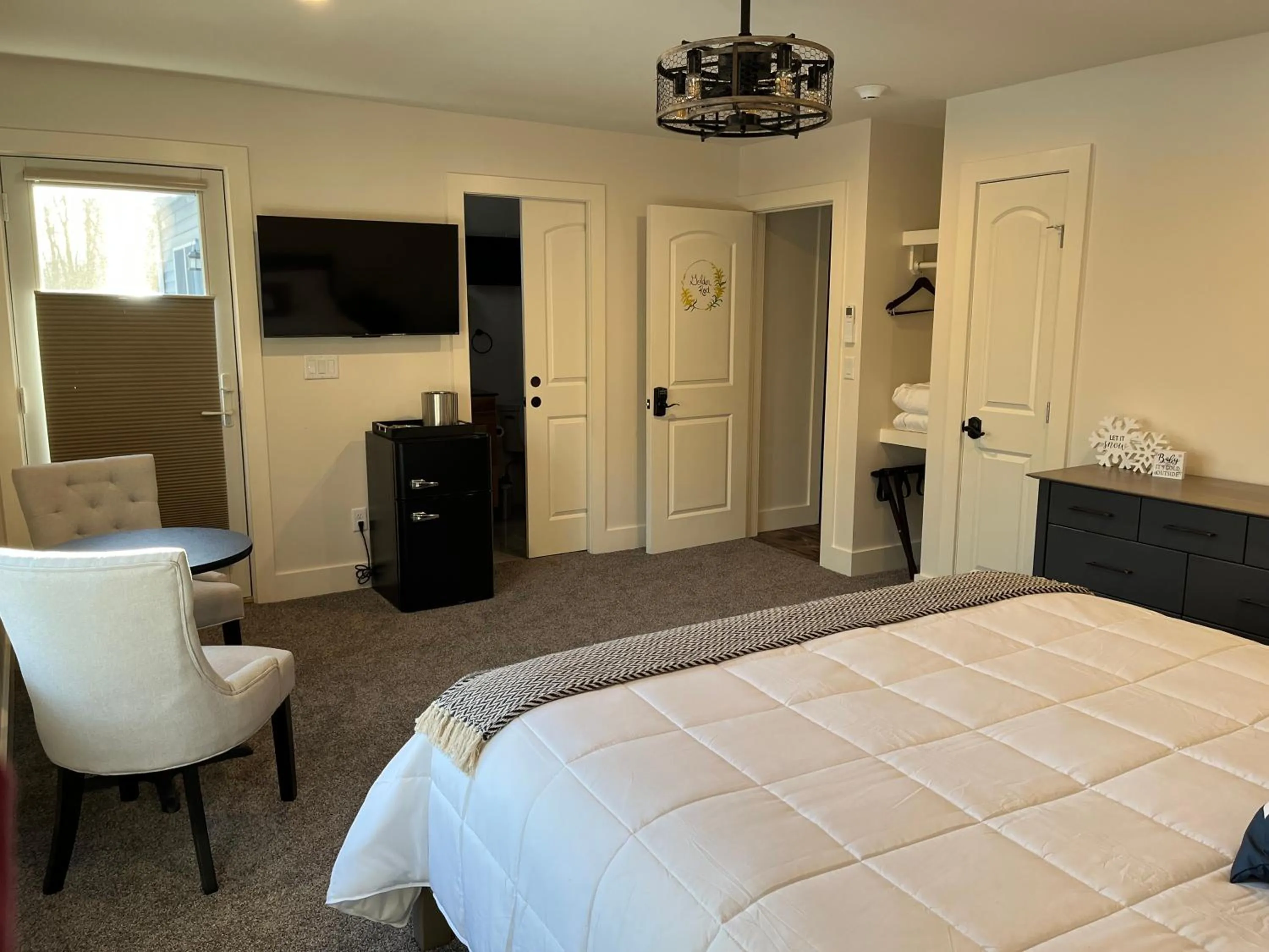 Bed in Four Seasons For Fun Bed & Breakfast