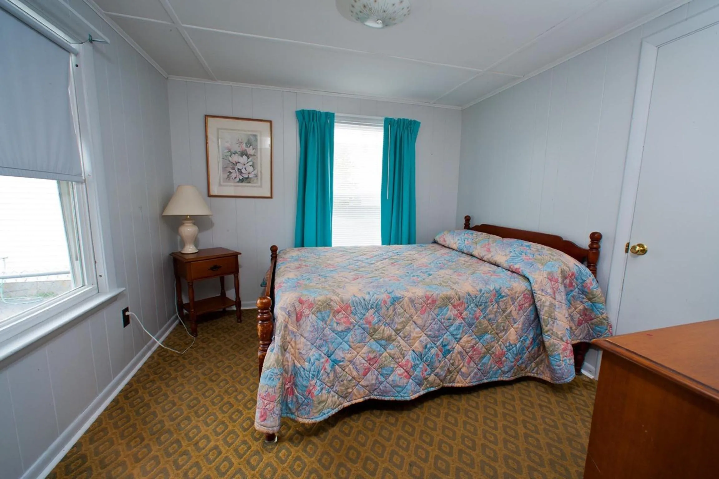 Bedroom, Bed in Crest Motel