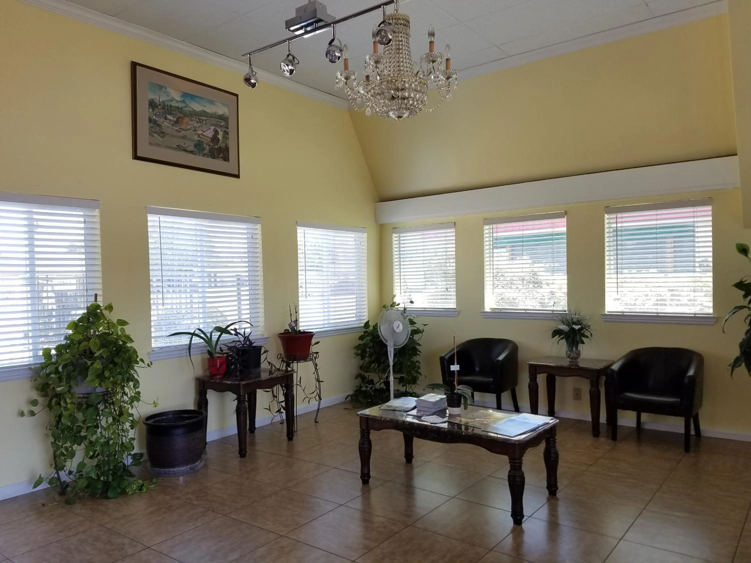 Area and facilities in Economy Inn Fresno Yosemite