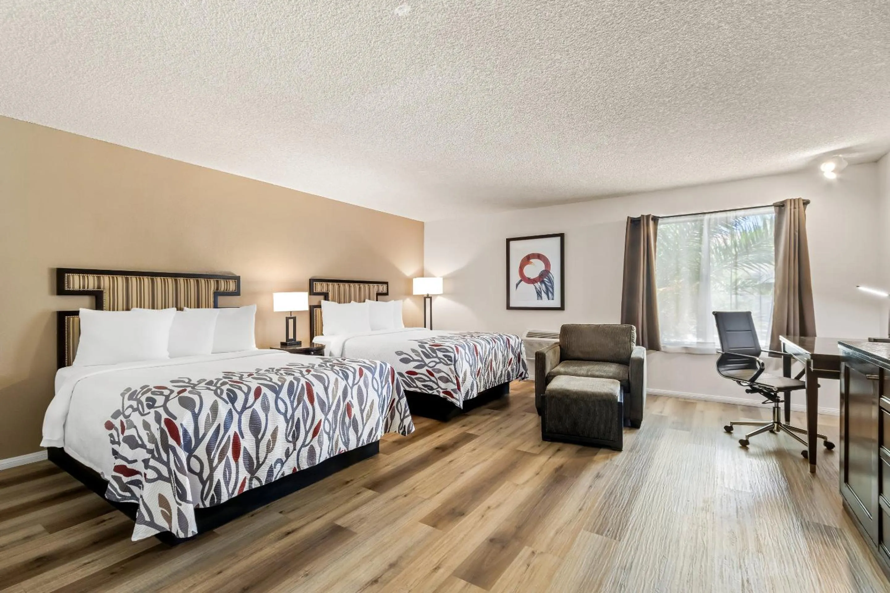 Bedroom, Bed in Red Roof Inn Ridgecrest