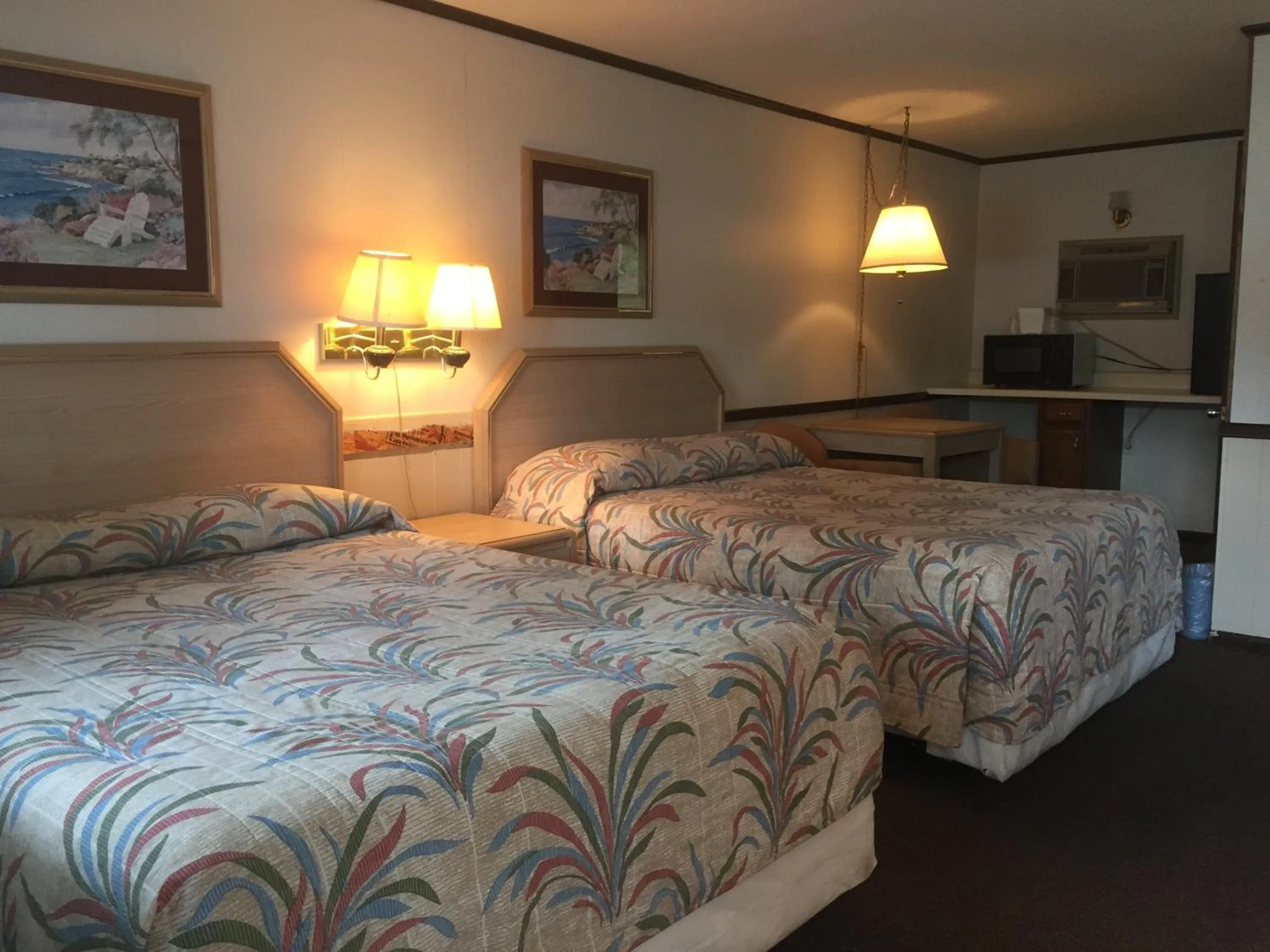 Bed in Twin Pine Motel