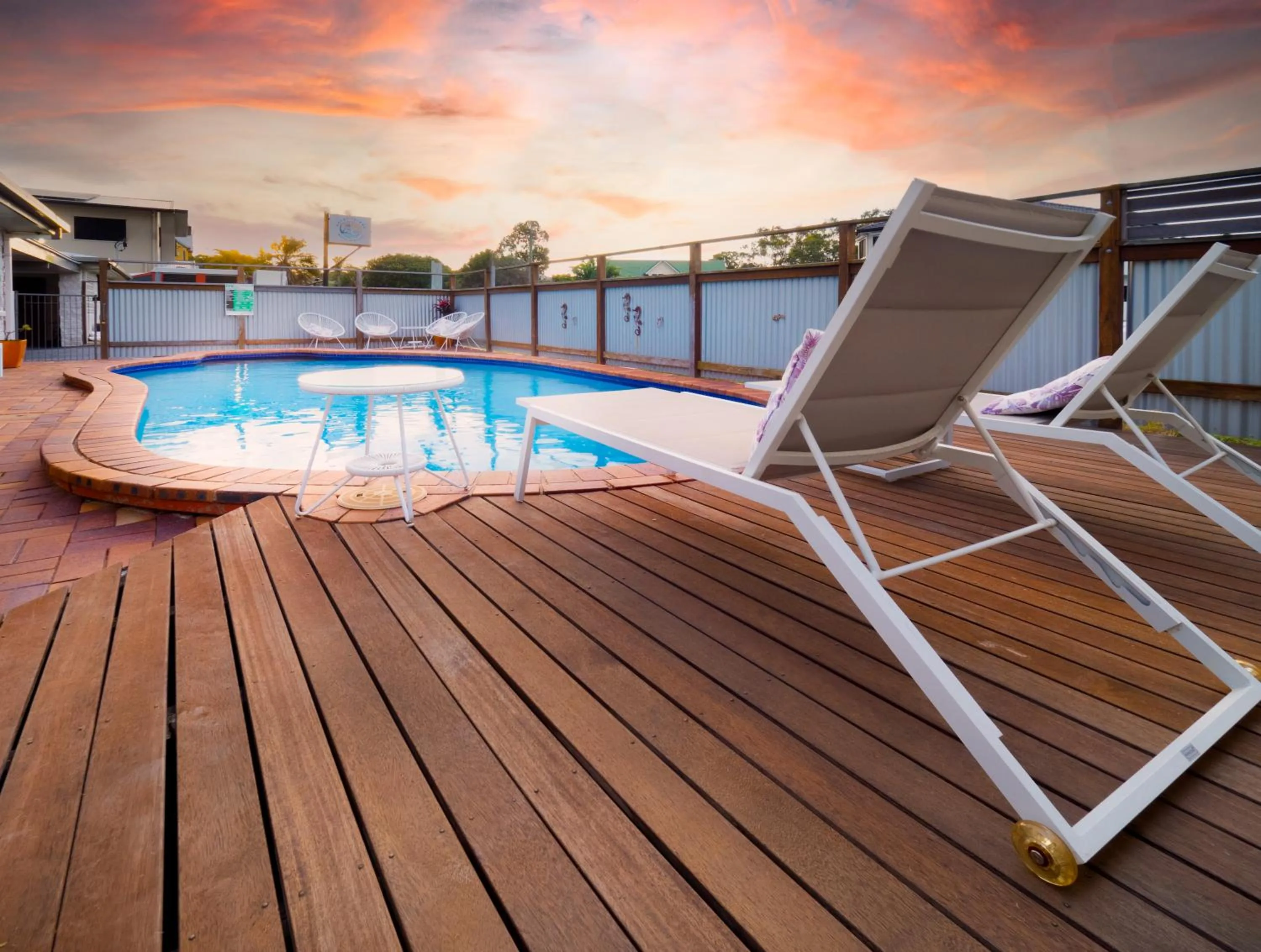Swimming pool in Boyne Island Motel and Villas