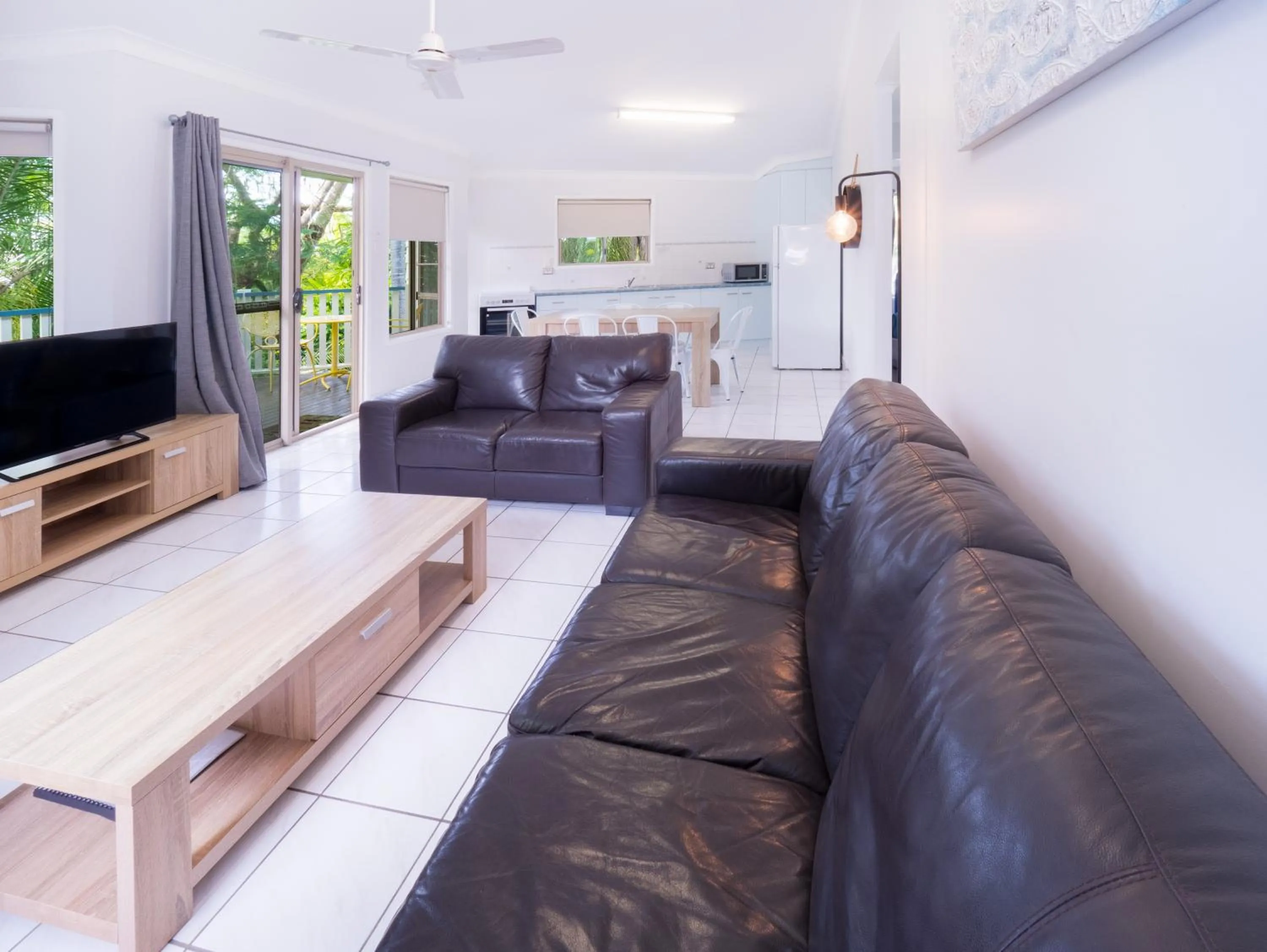 Living room in Boyne Island Motel and Villas
