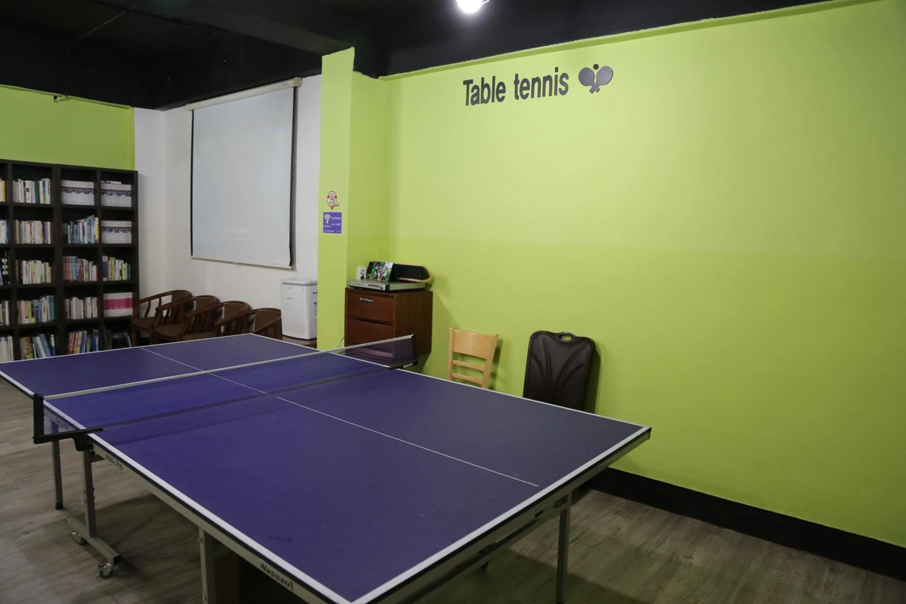 Table tennis in Ekonomy Hotel Incheon