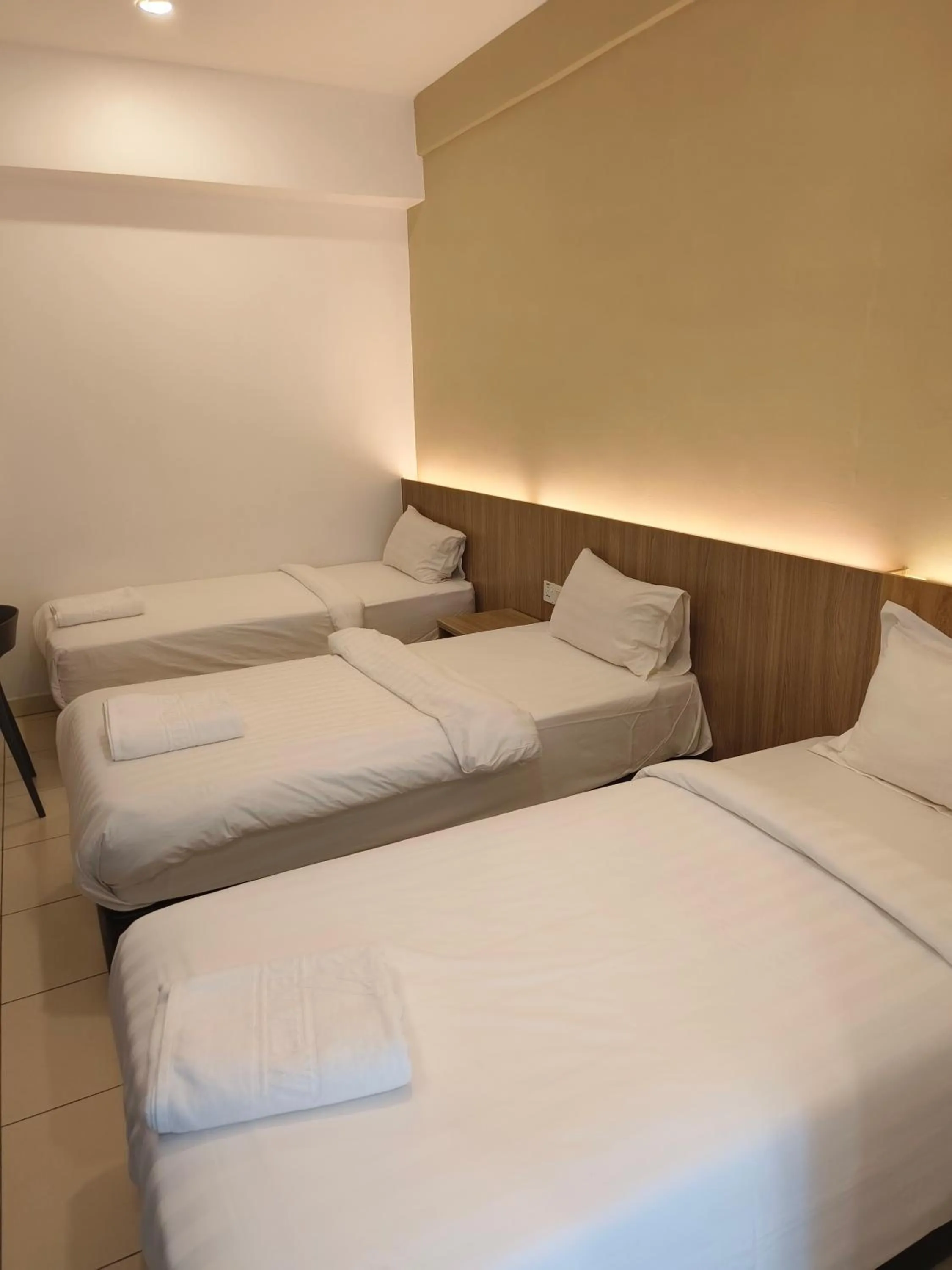 Bedroom, Bed in Hotel Golden View Nilai