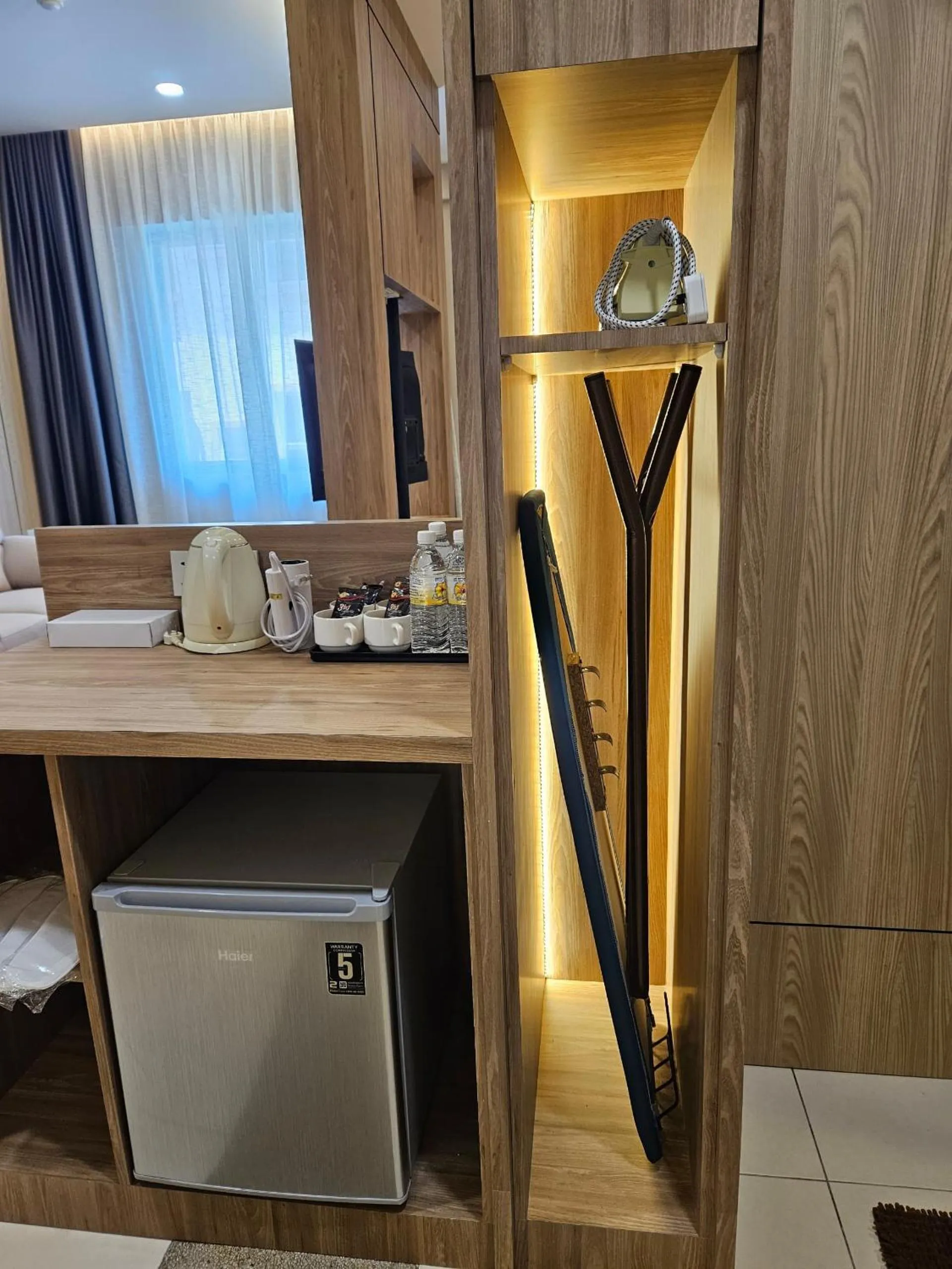 minibar in Hotel Golden View Nilai